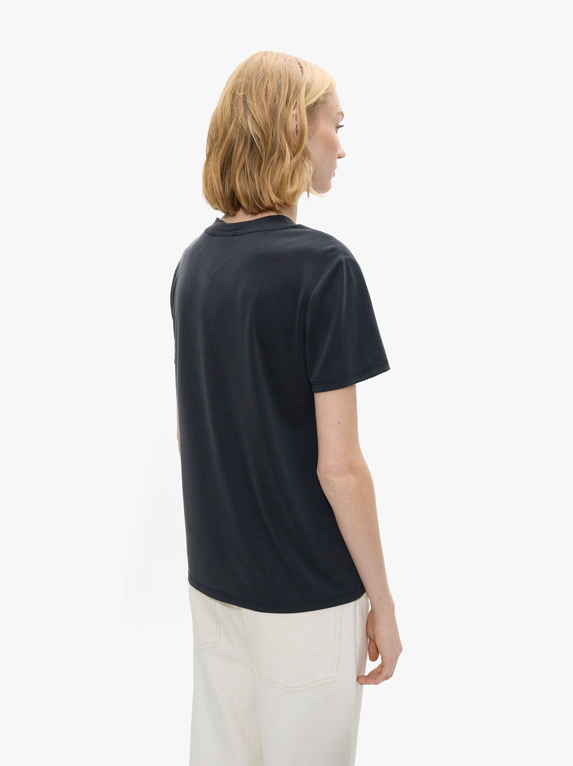Camiseta Básica Con Escote En Pico