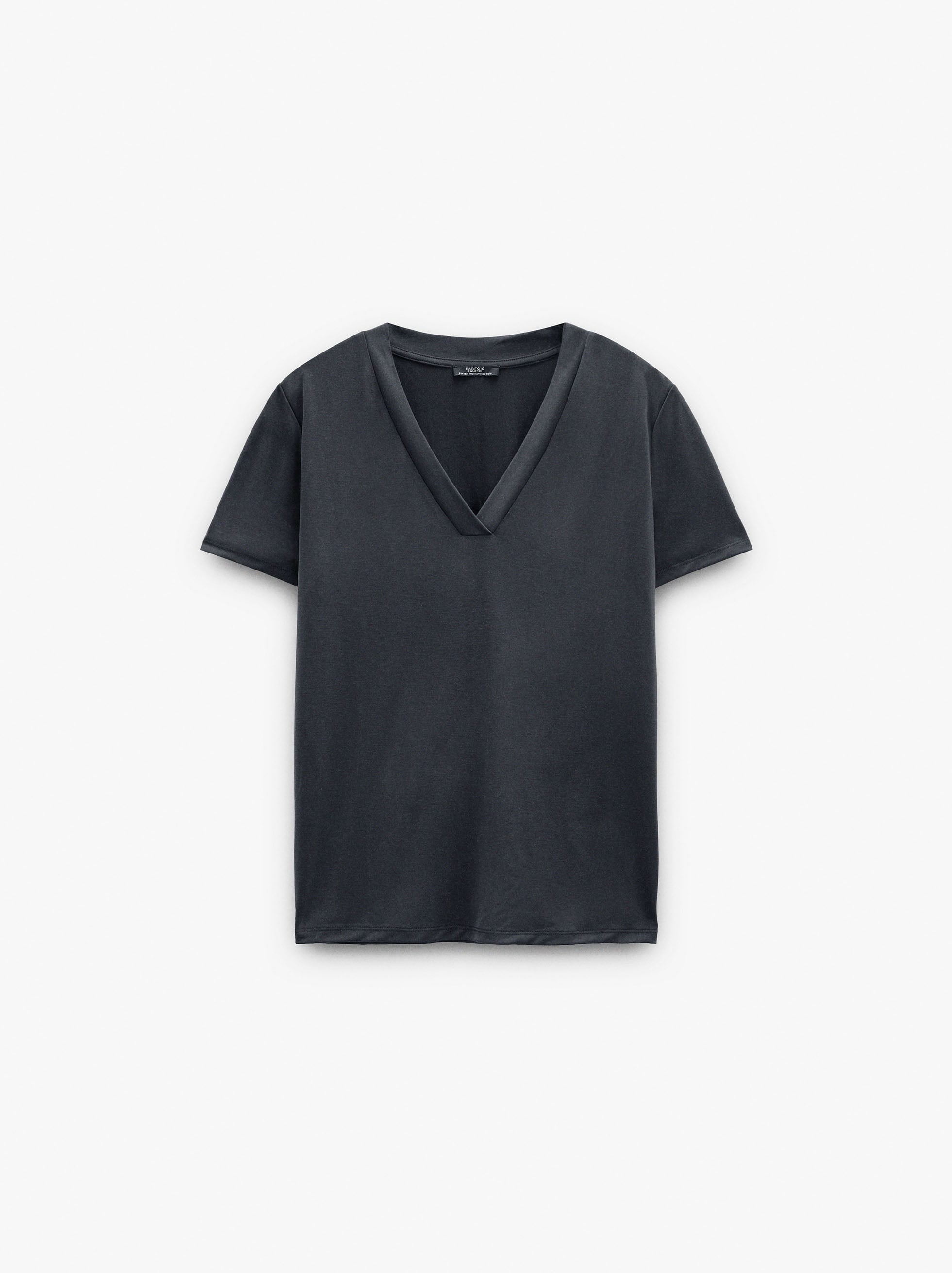 Camiseta Básica Con Escote En Pico
