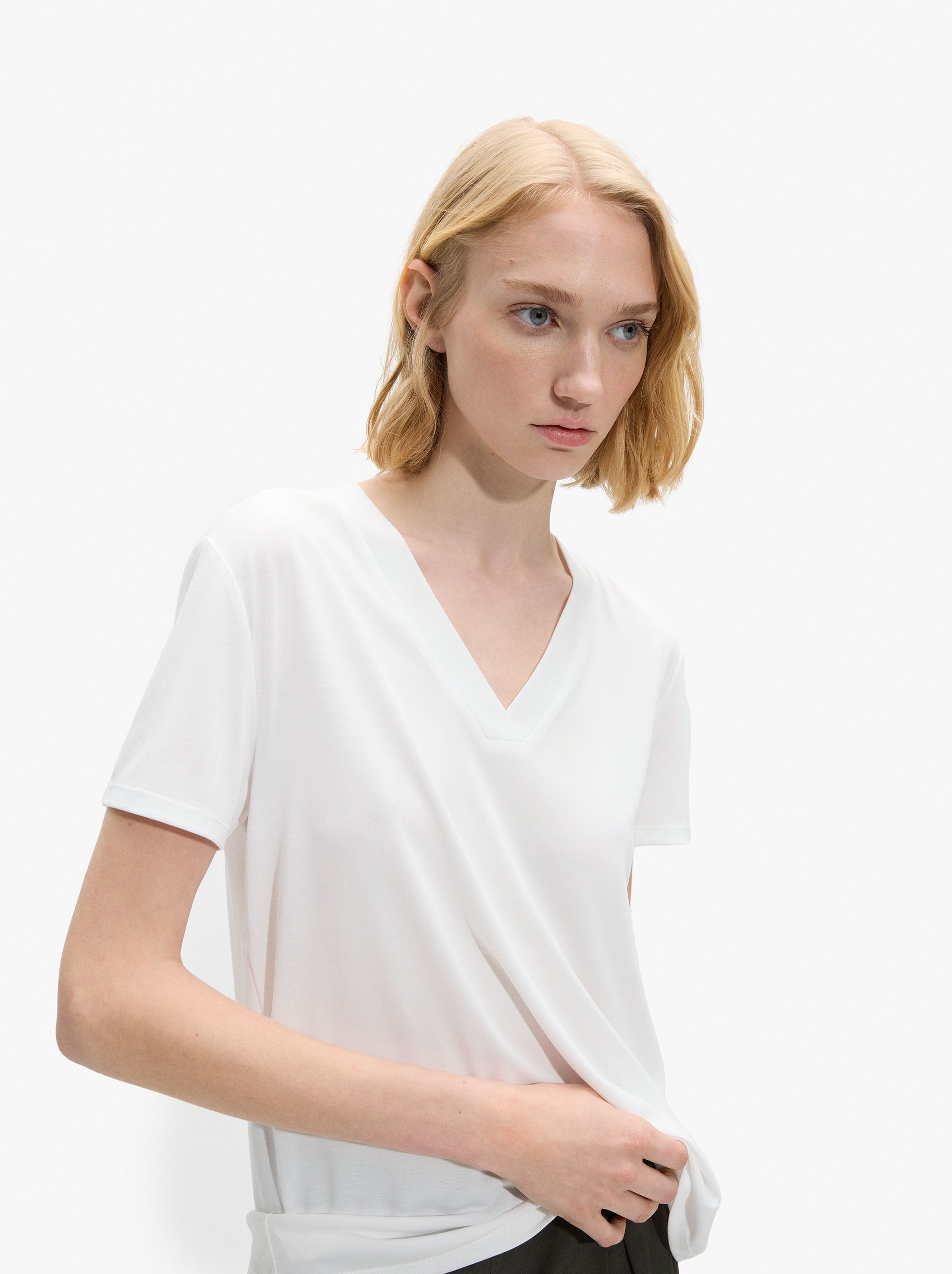 Camiseta Básica Con Escote En Pico