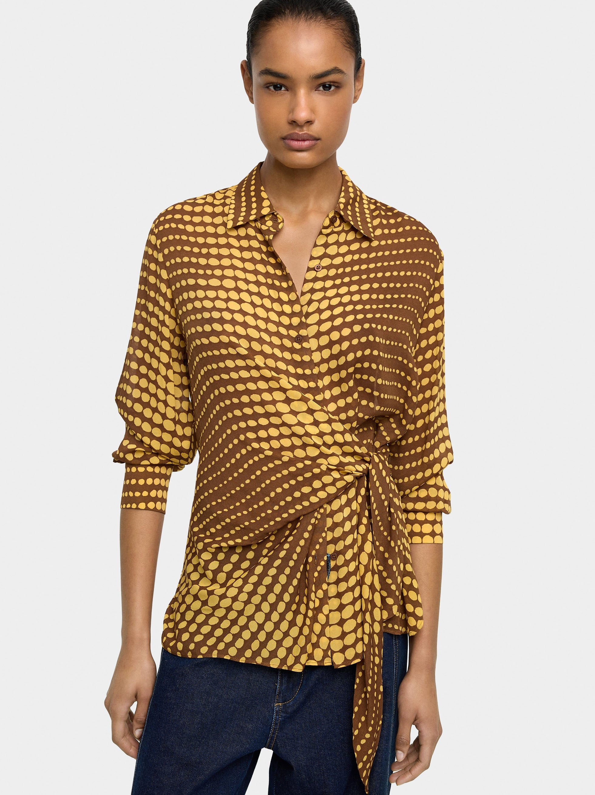 Camisa Estampada Con Nudo