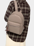 Mochila Básica Con Colgante