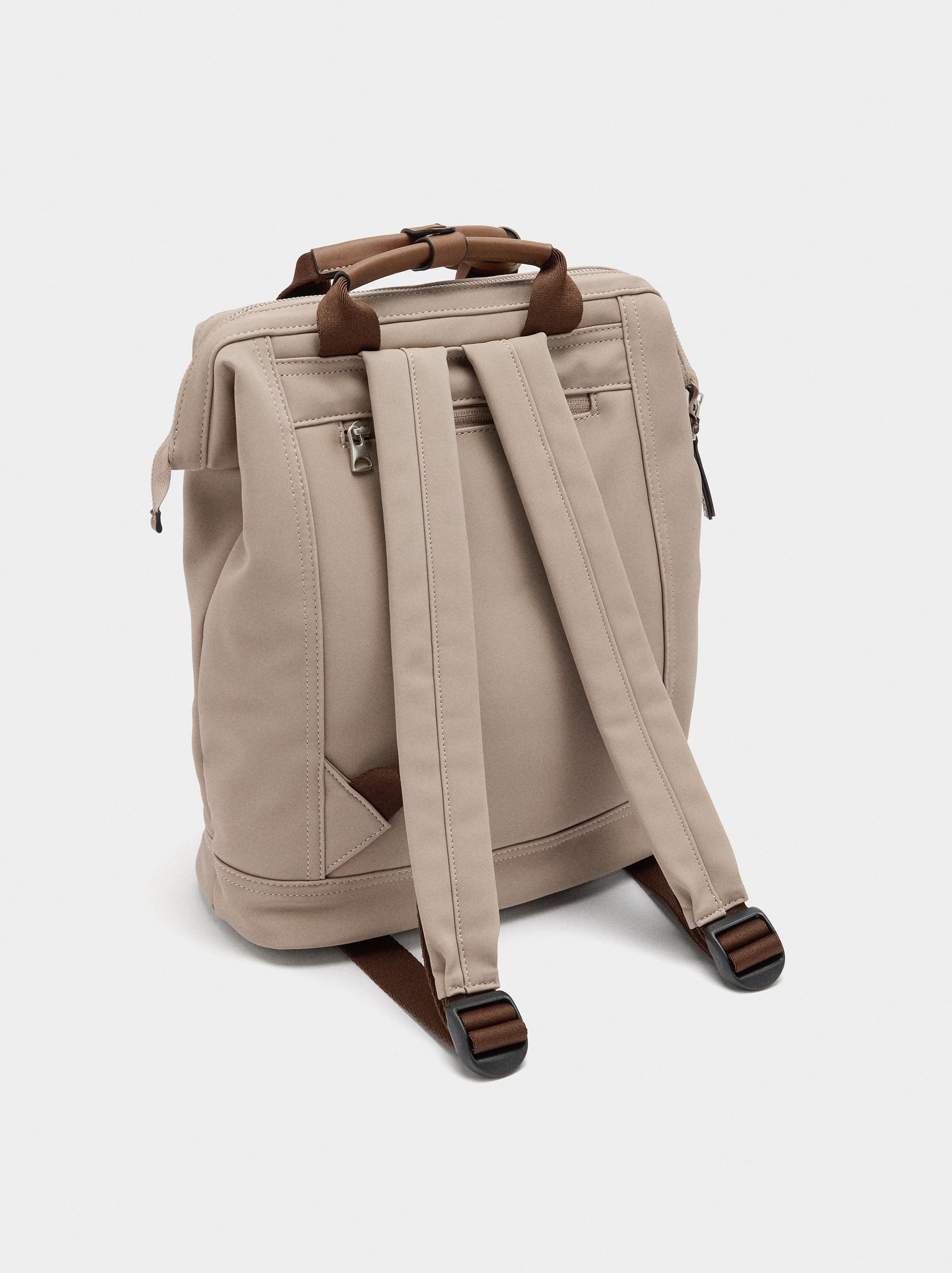 Mochila Para Portátil De 14" Con Colgante