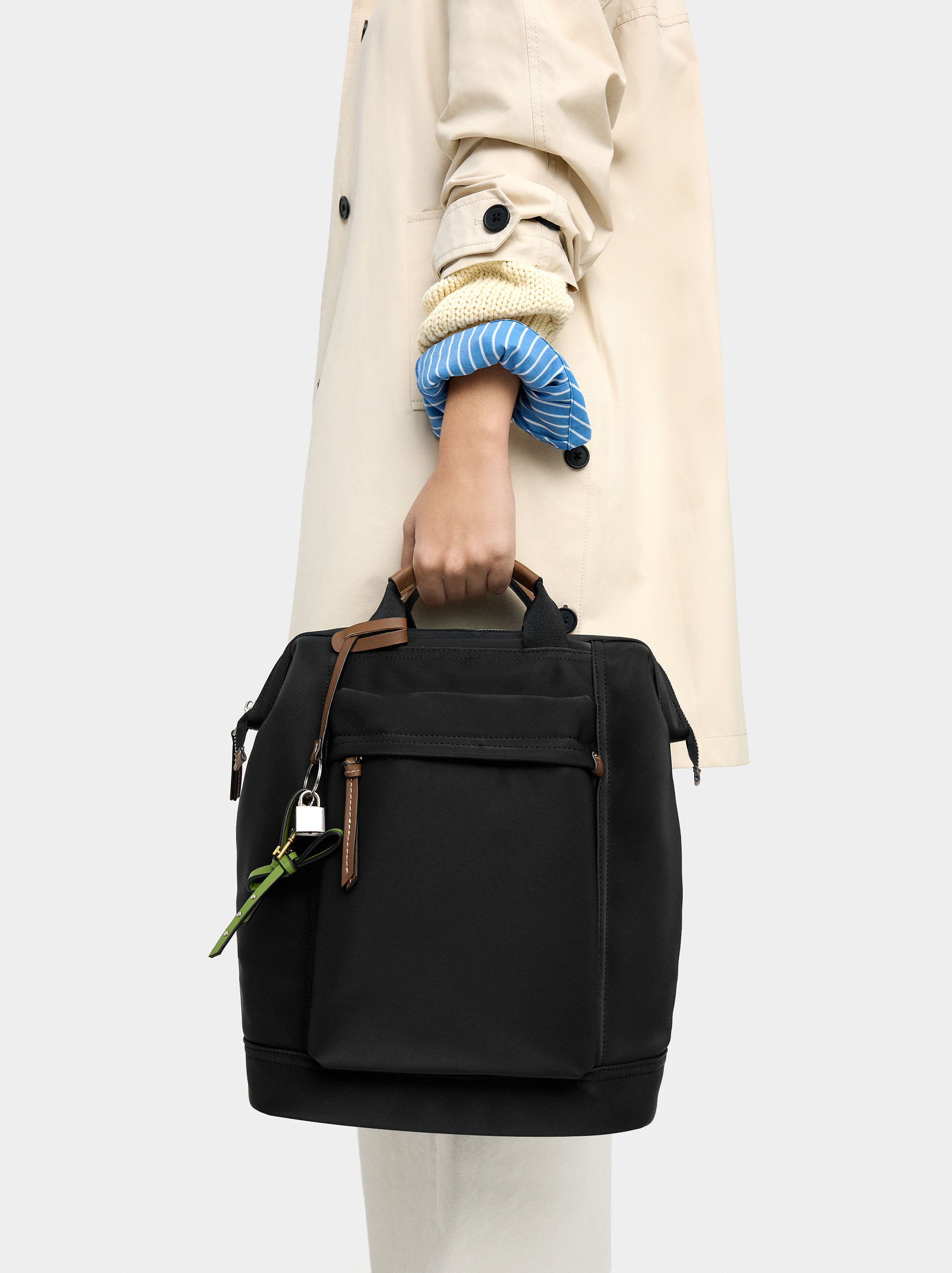 Mochila Para Portátil De 14" Con Colgante