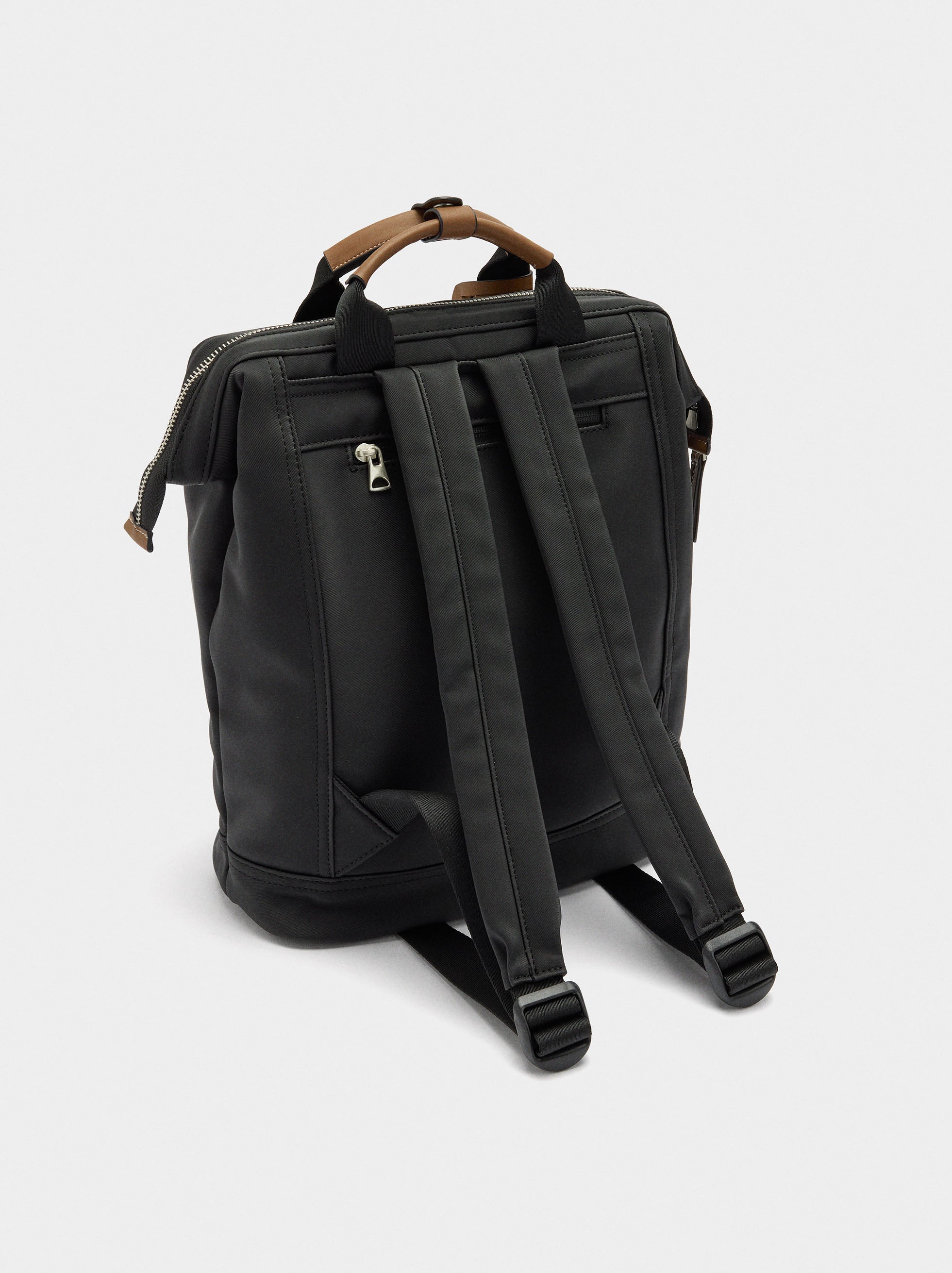 Mochila Para Portátil De 14" Con Colgante