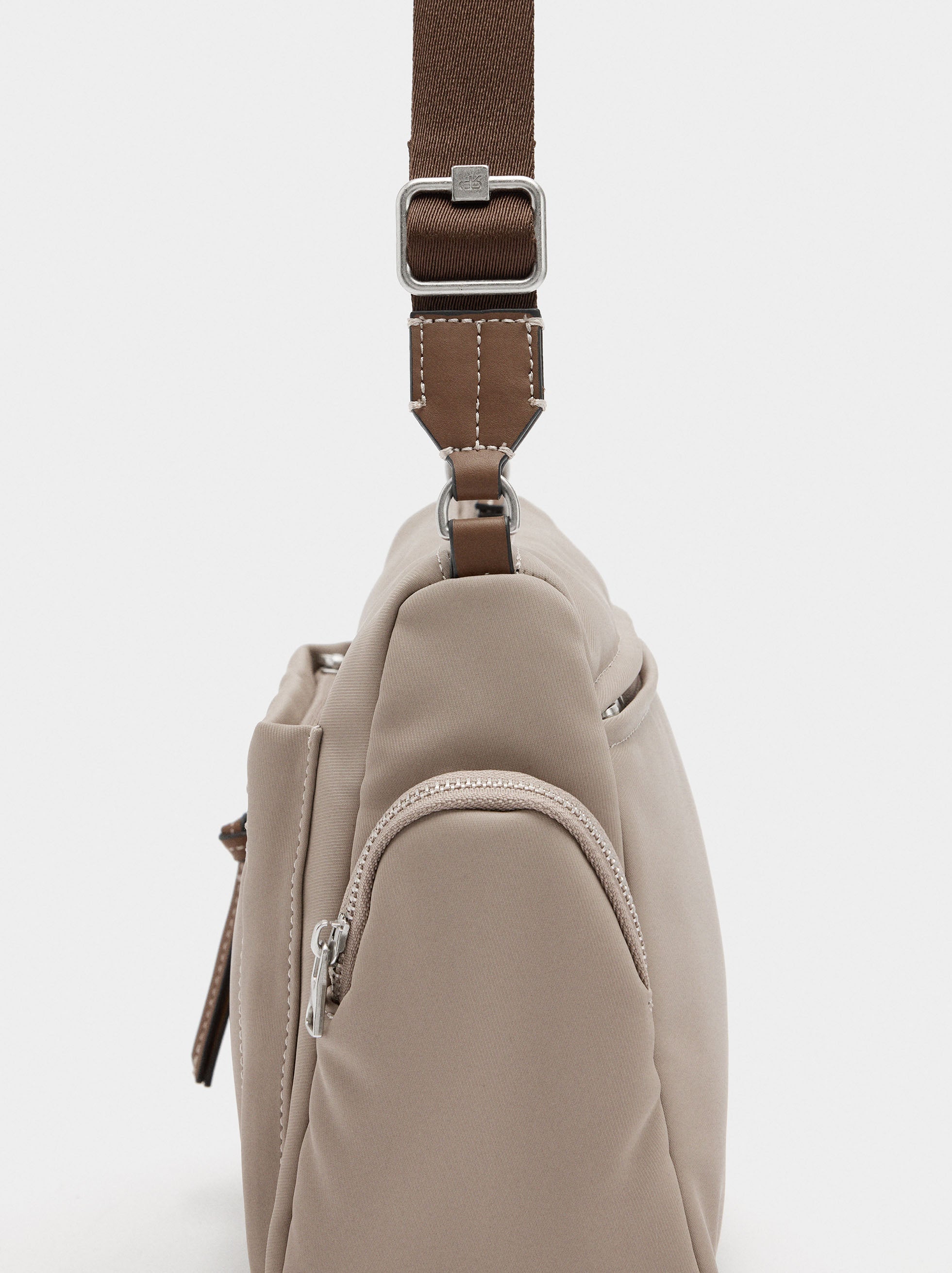 Bolso Bandolera Con Bolsos Exteriores