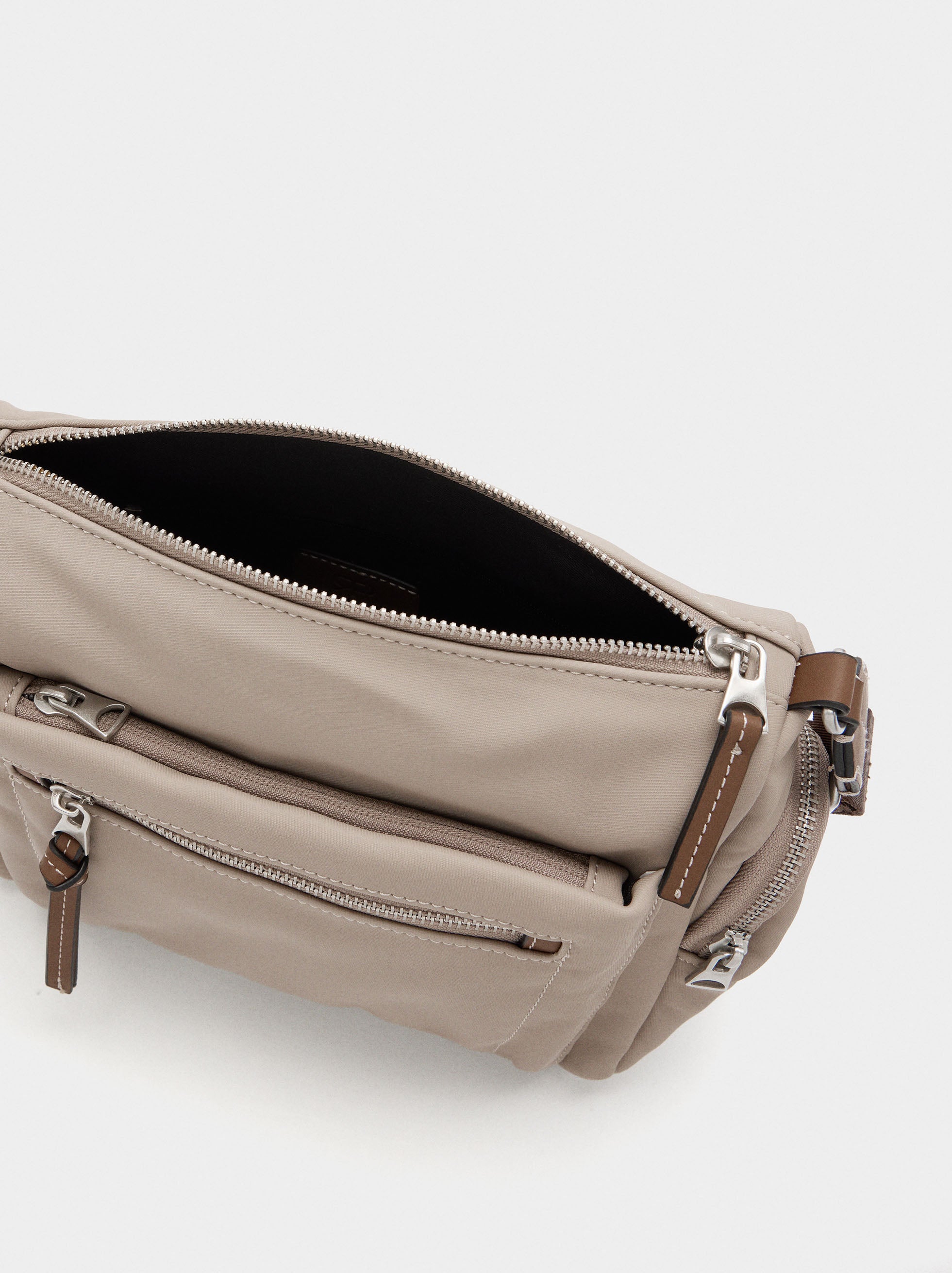 Bolso Bandolera Con Bolsos Exteriores