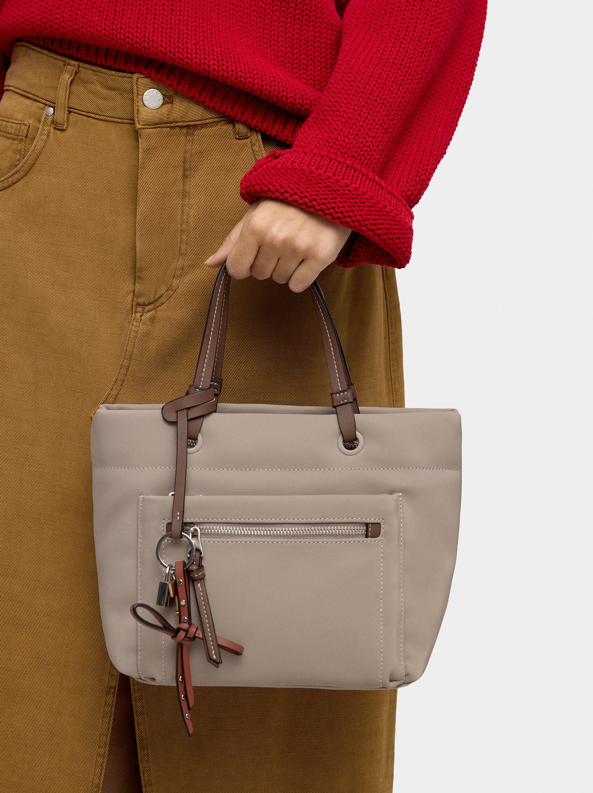 Bolso Tote Con Penduro