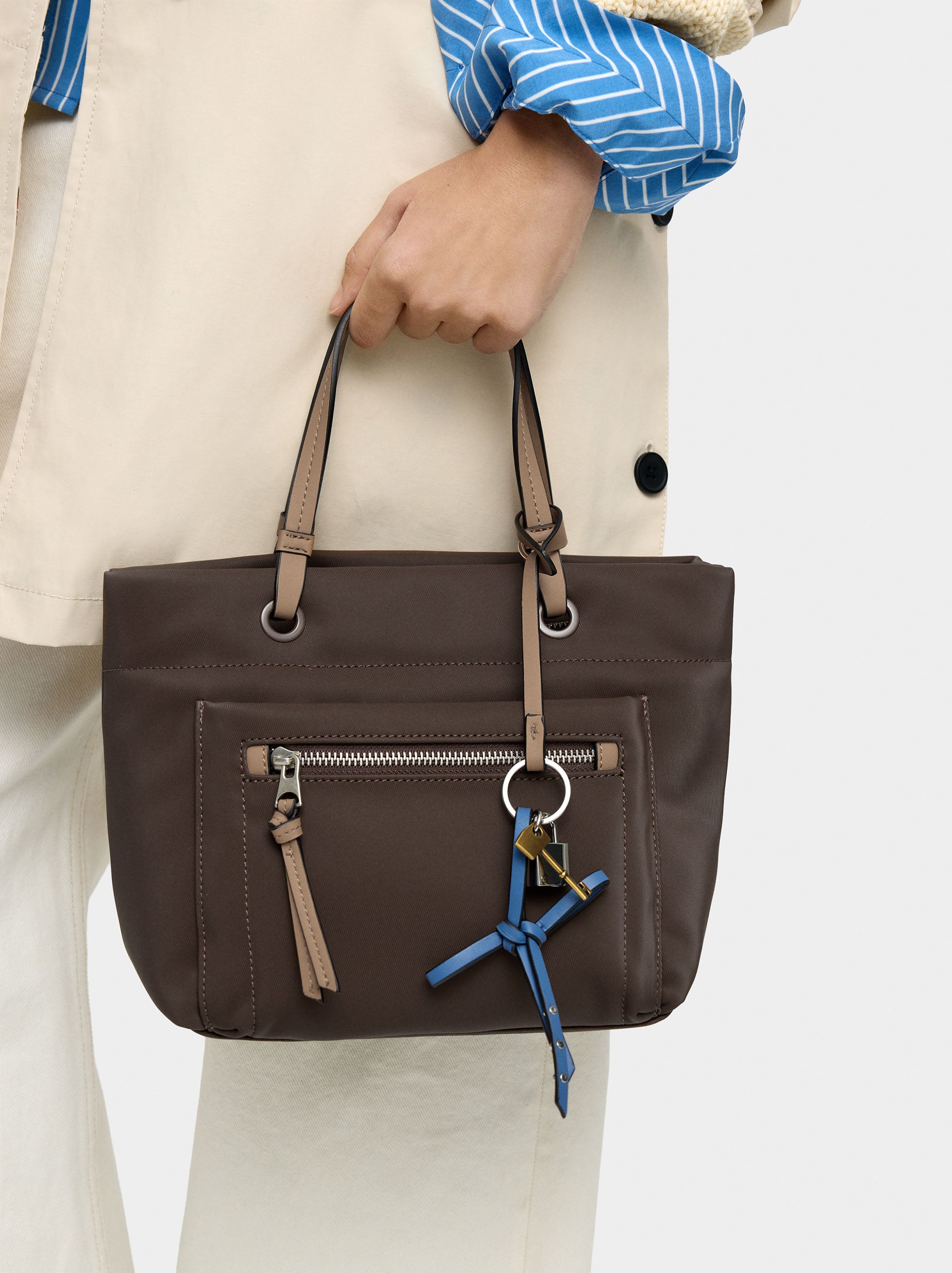 Bolso Tote Con Penduro