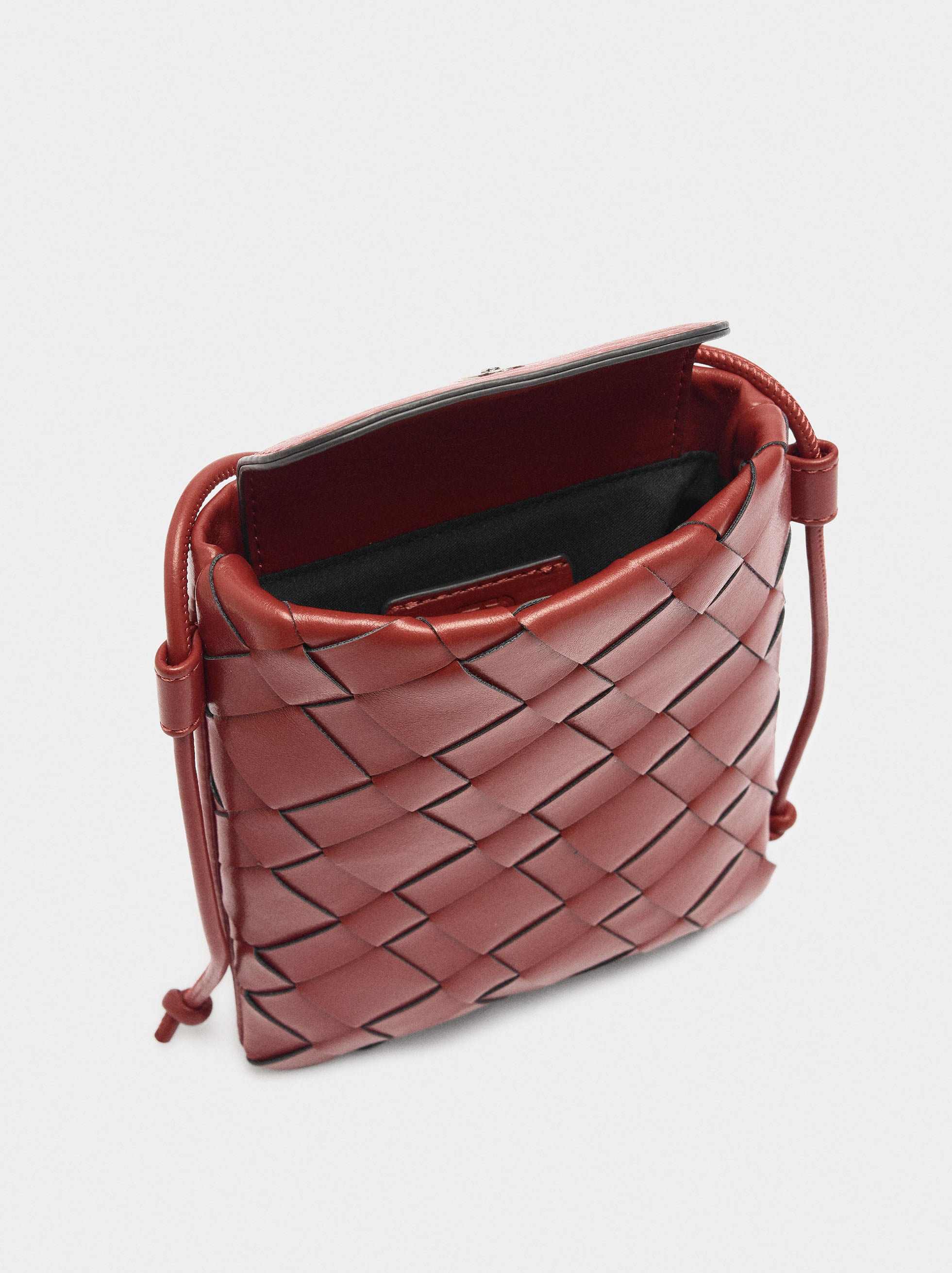 Bolsa Para Móvil Trenzada
