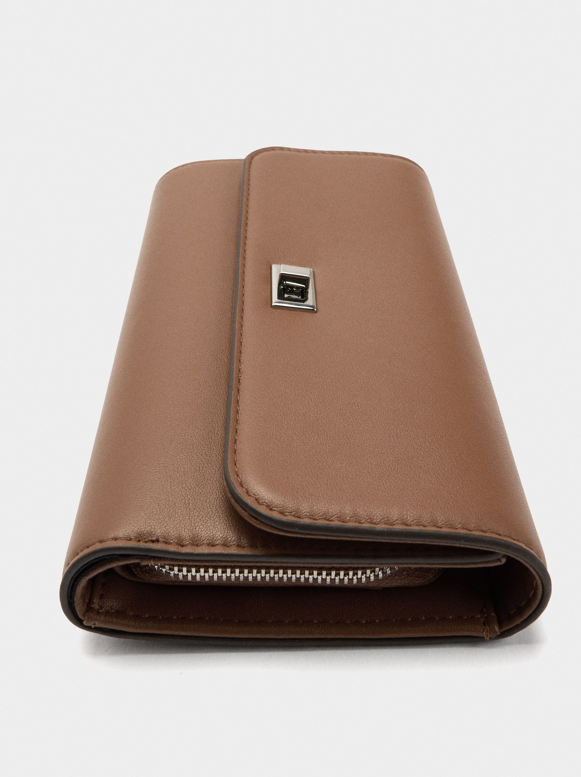 Cartera Lisa Con Solapa