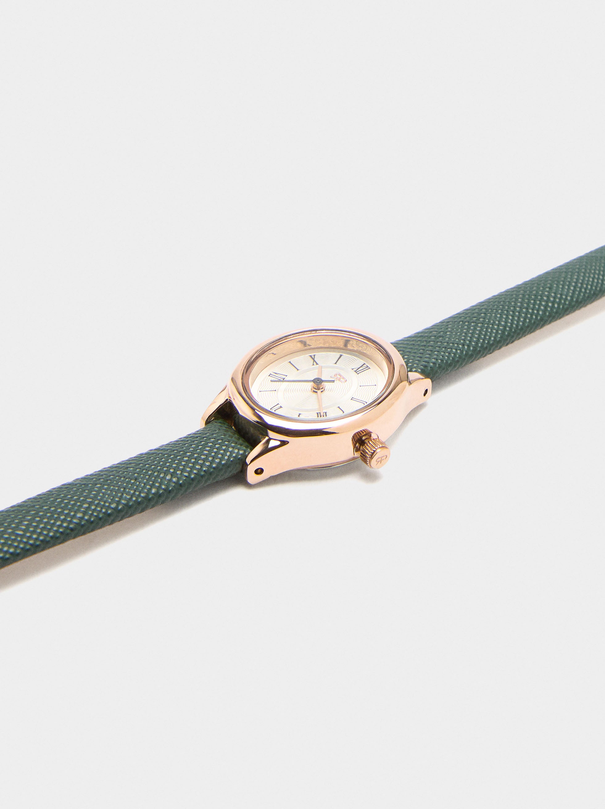Reloj Ovalado Correa Con Textura
