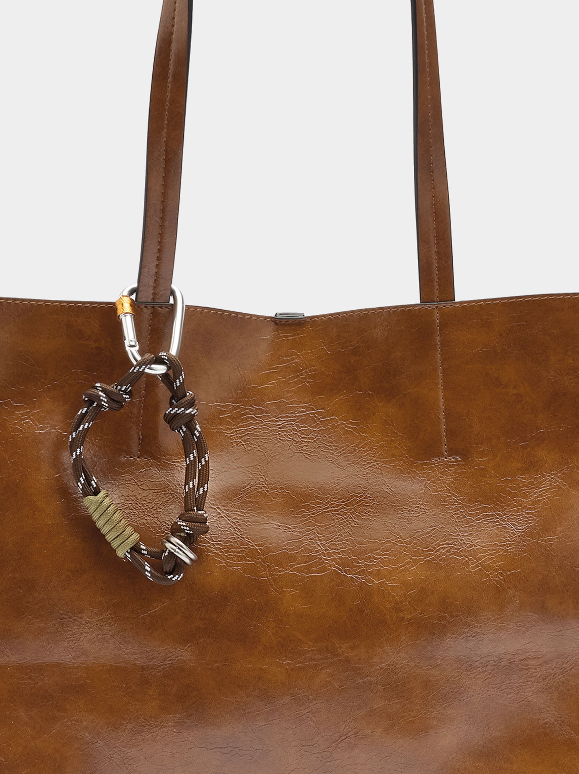 Bolso Shopper Con Colgante