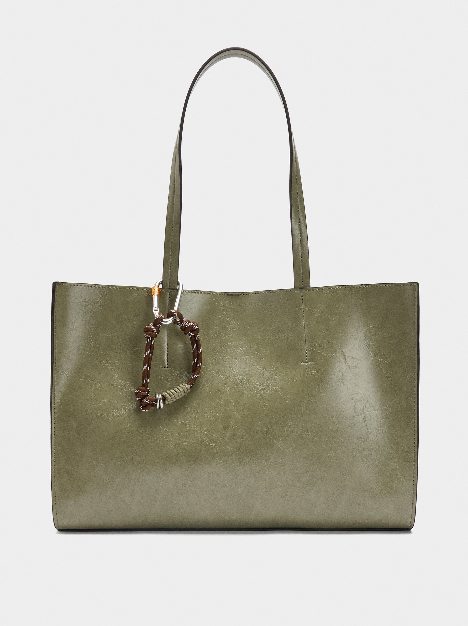 Bolso Shopper Con Colgante