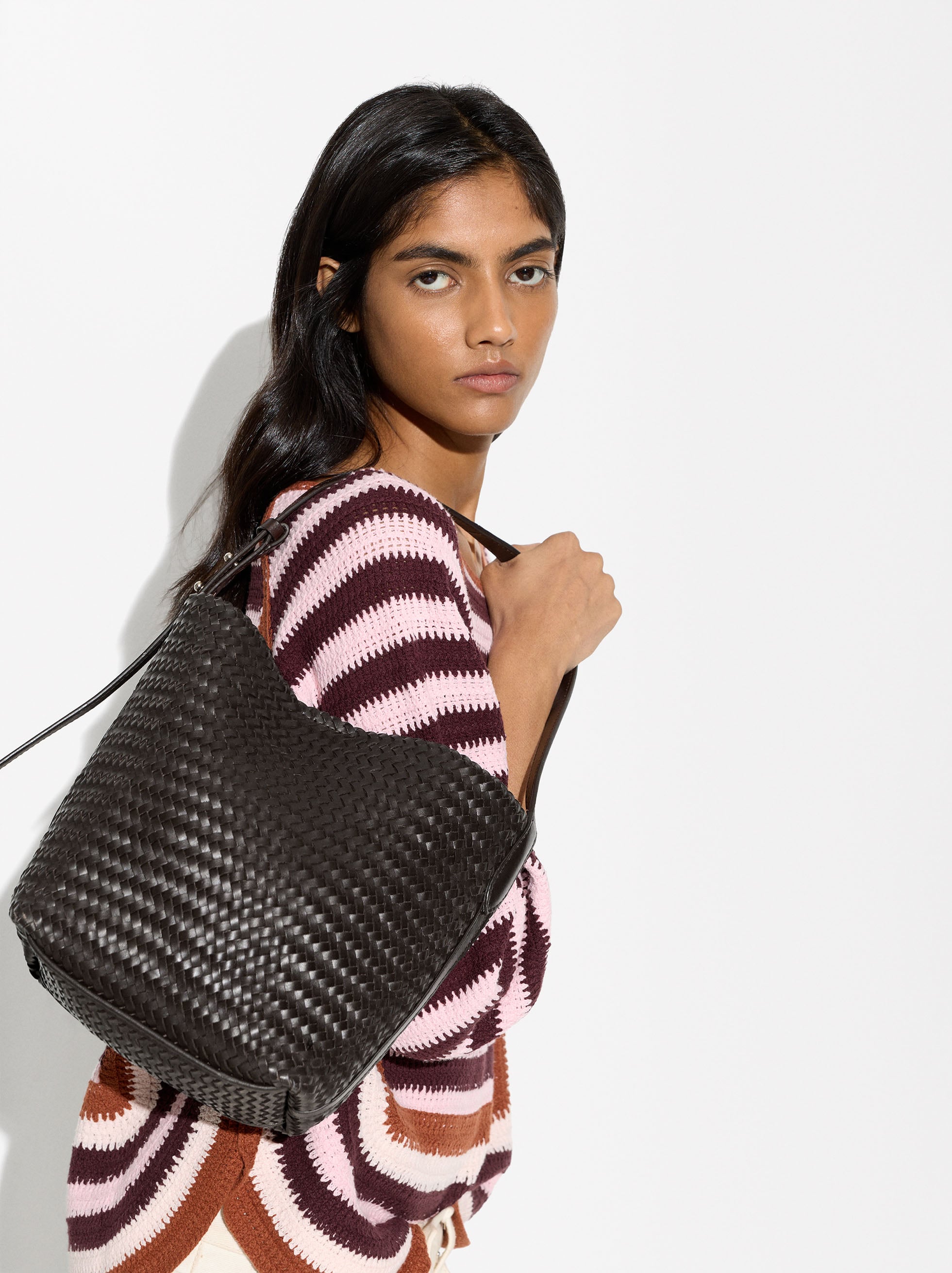 Bolso De Hombro Con Piel Trenzada