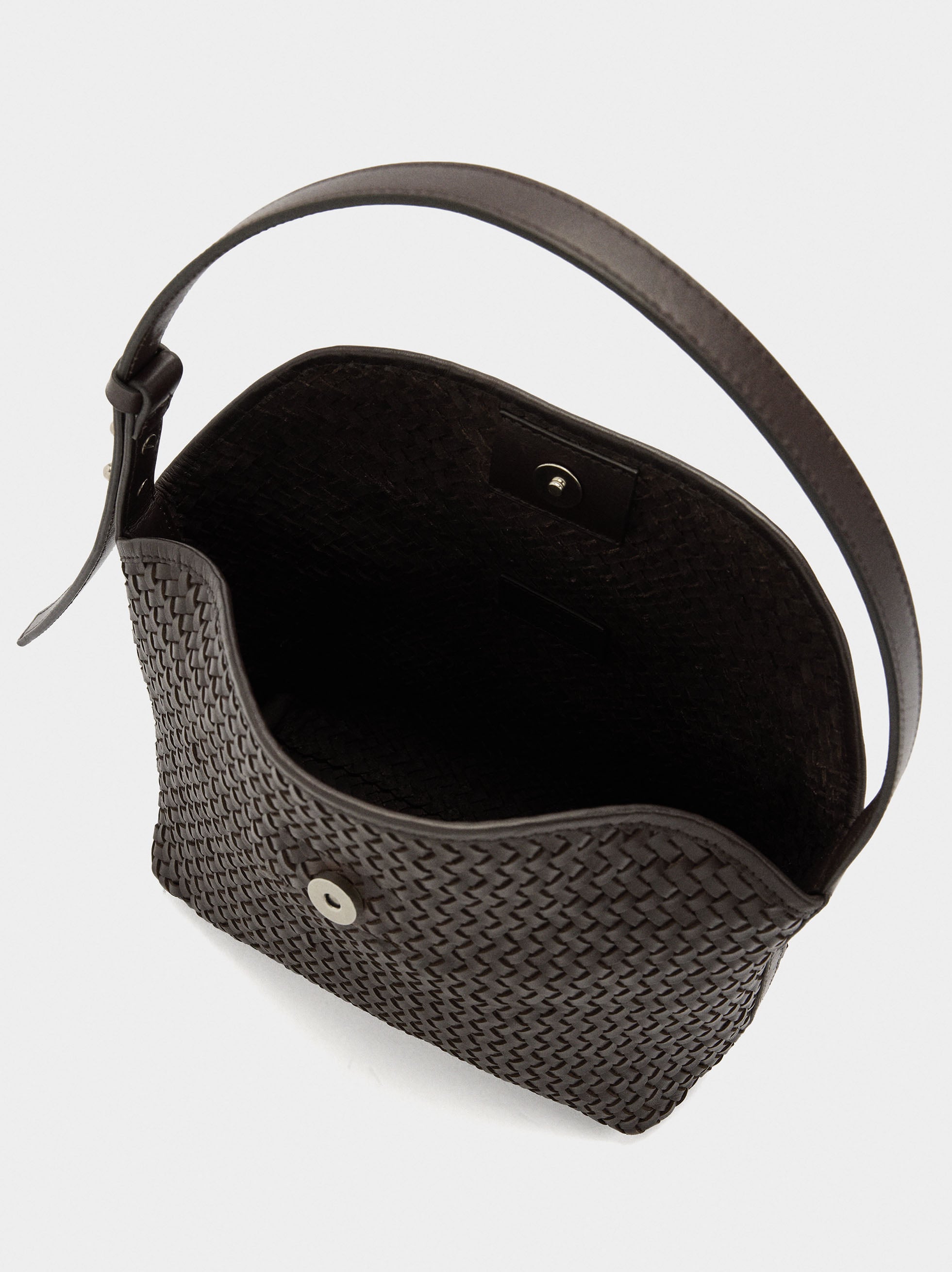 Bolso De Hombro Con Piel Trenzada