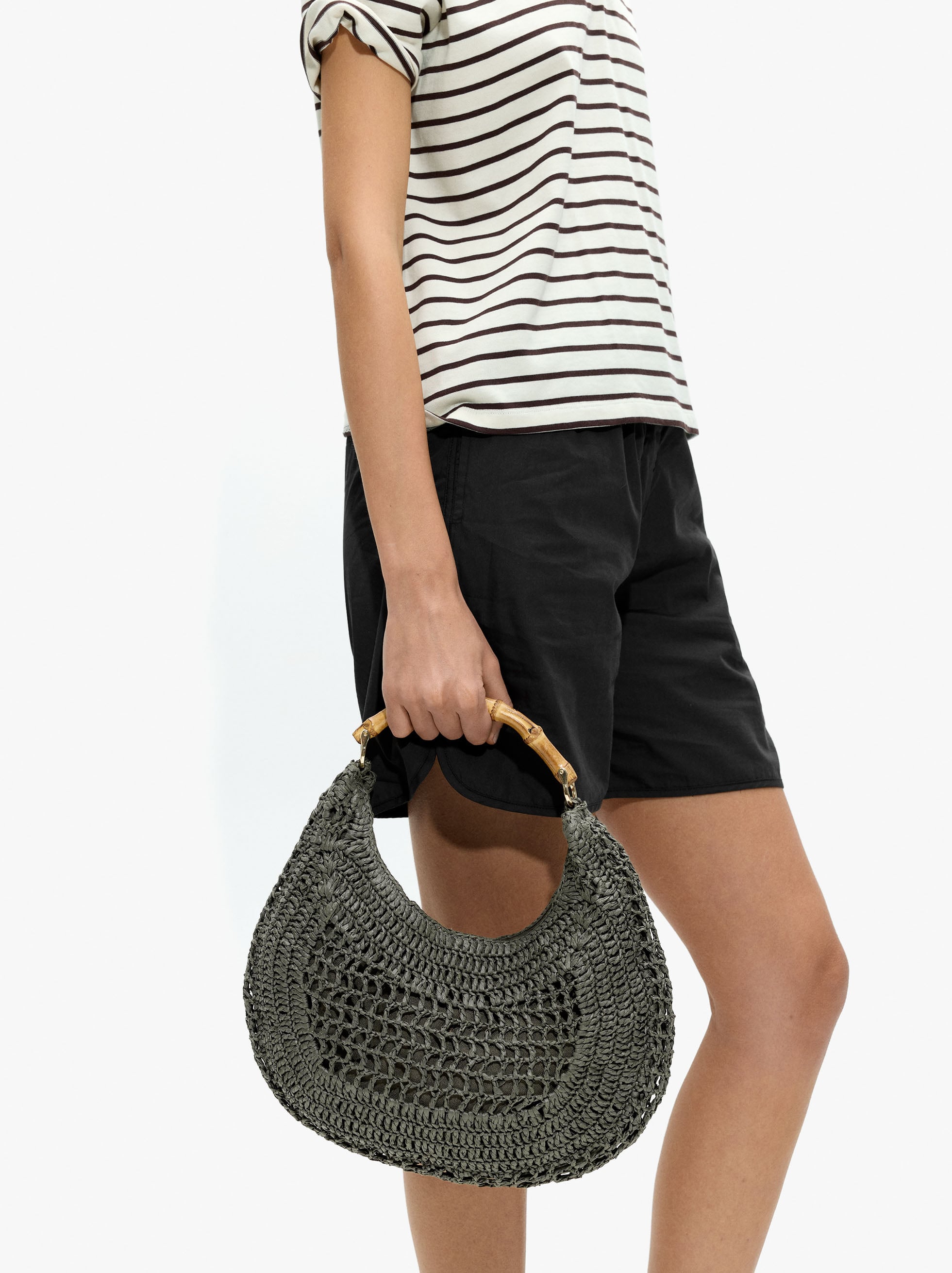 Bolso Hobo Efecto Rafia Con Bambú