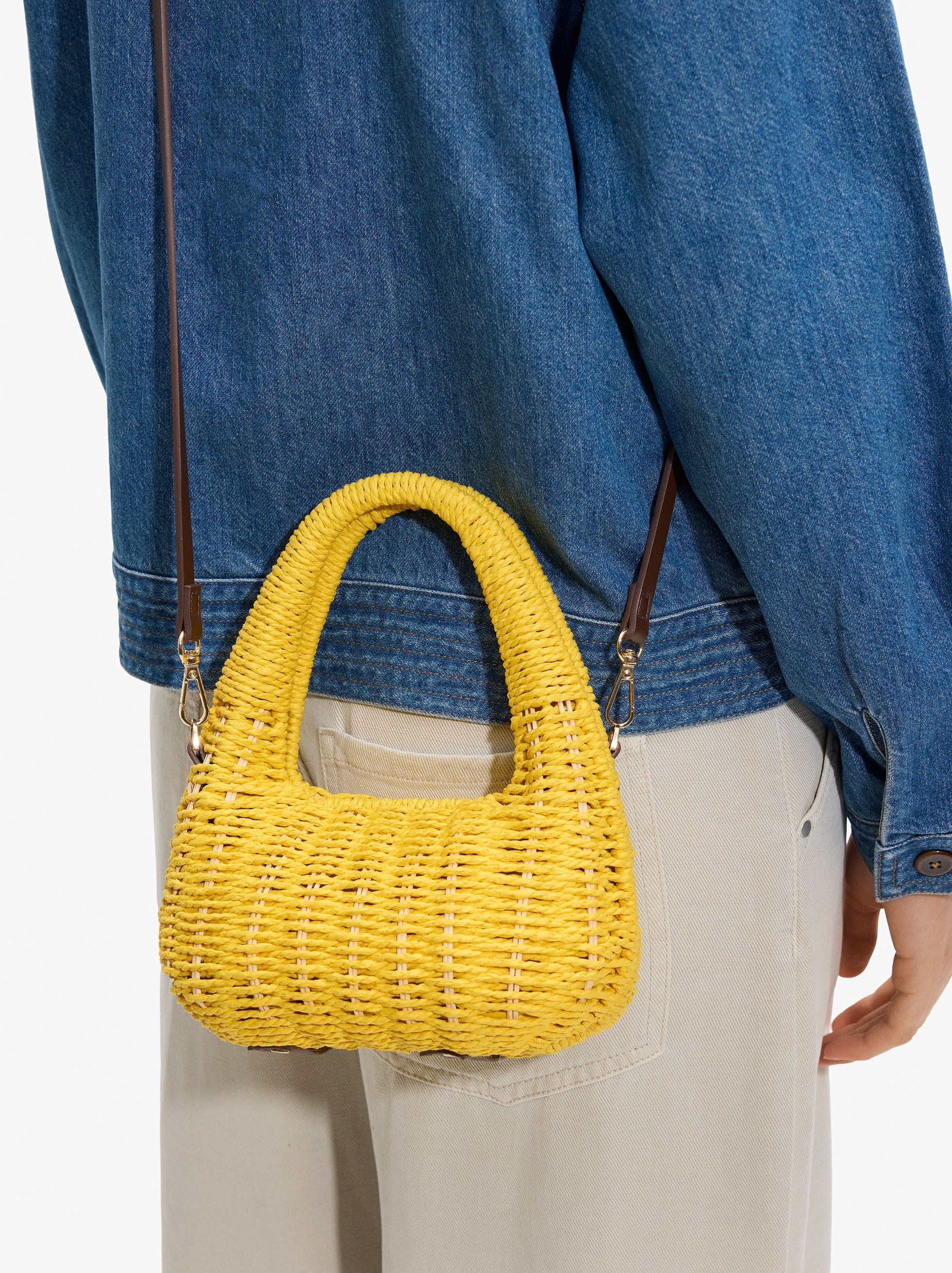 Bolso De Mano Rígido Con Efecto Rafia