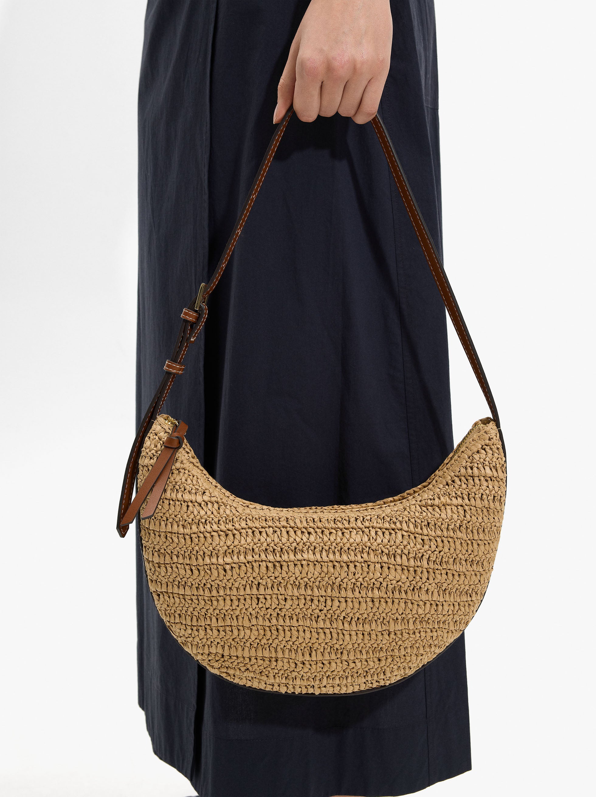 Bolso De Hombro Media Luna Efecto Rafia