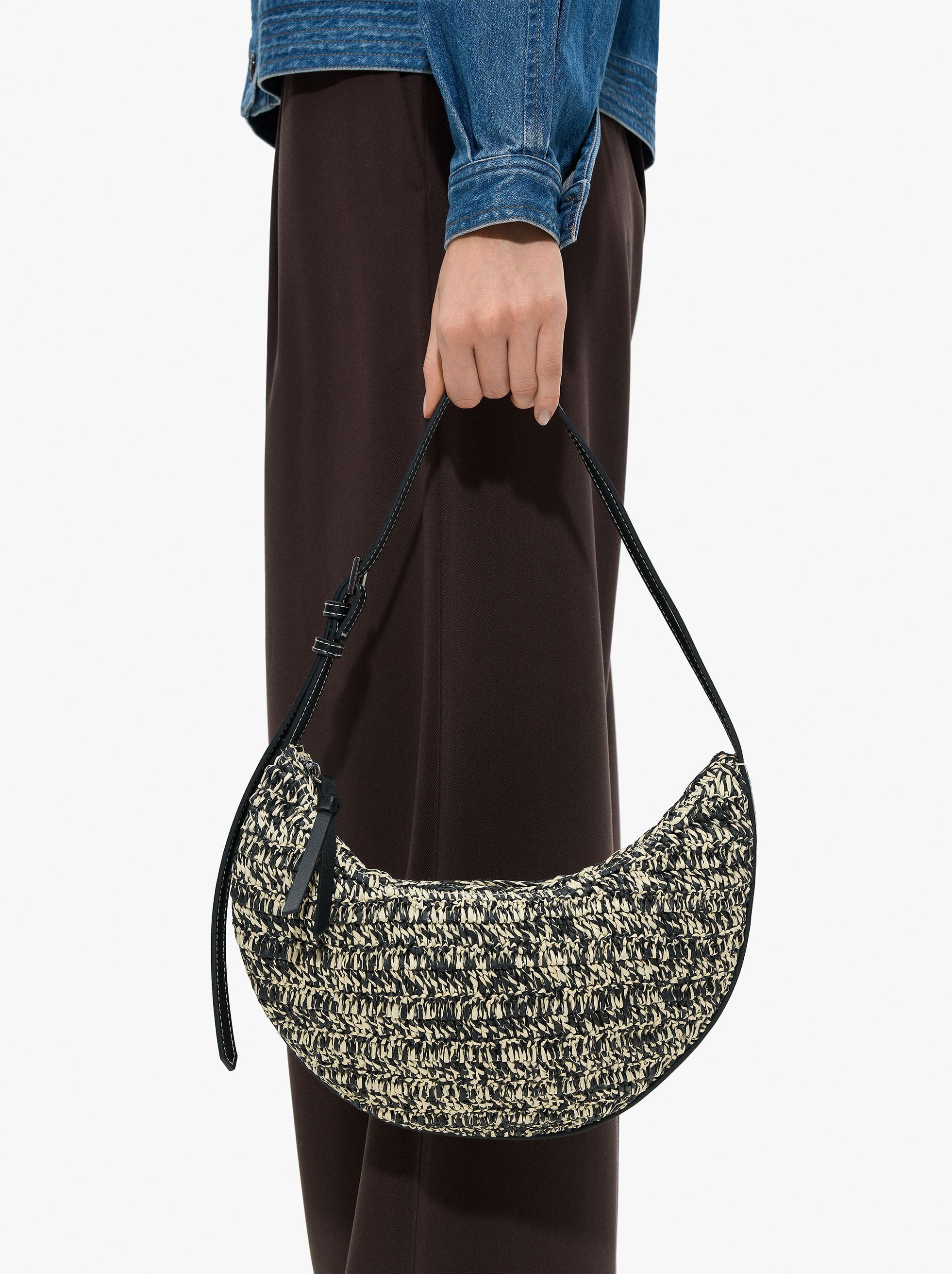 Bolso De Hombro Media Luna Efecto Rafia