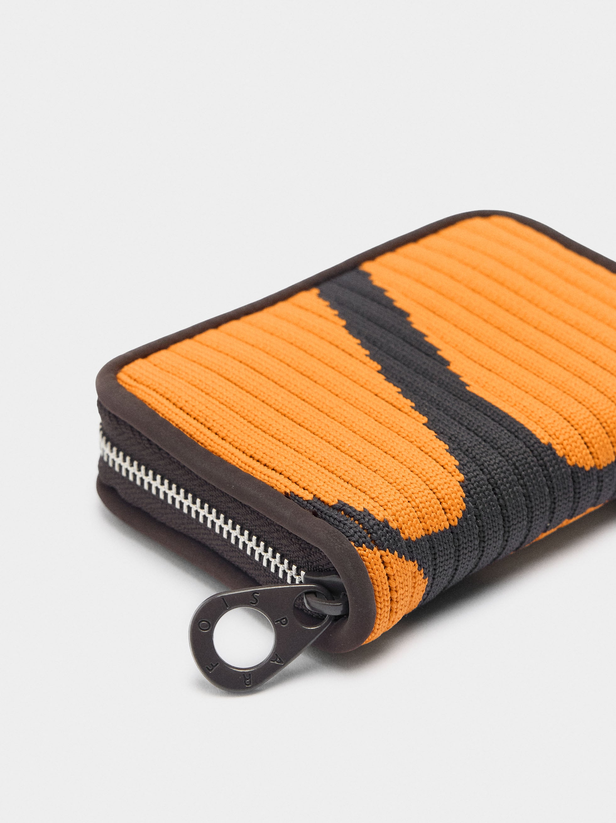 Cartera De Punto Estampado