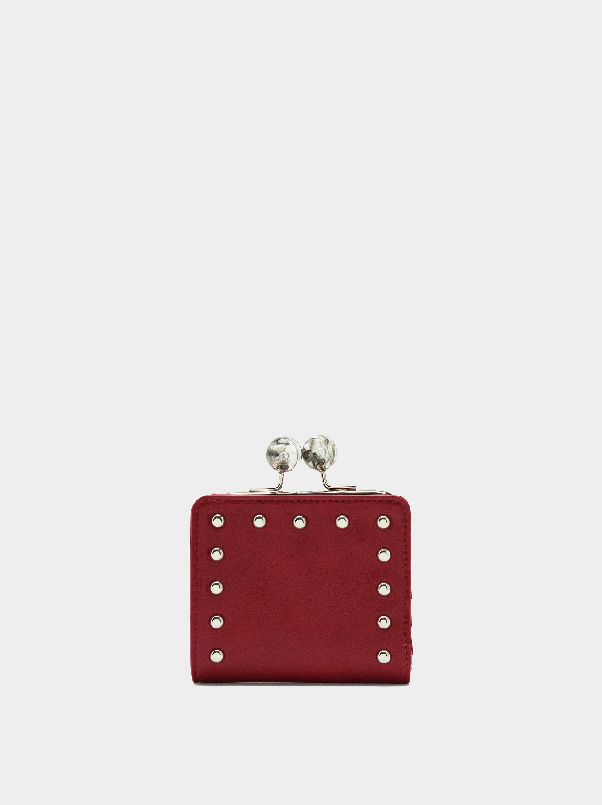 Cartera Con Tachuelas Y Cierre De Boquilla