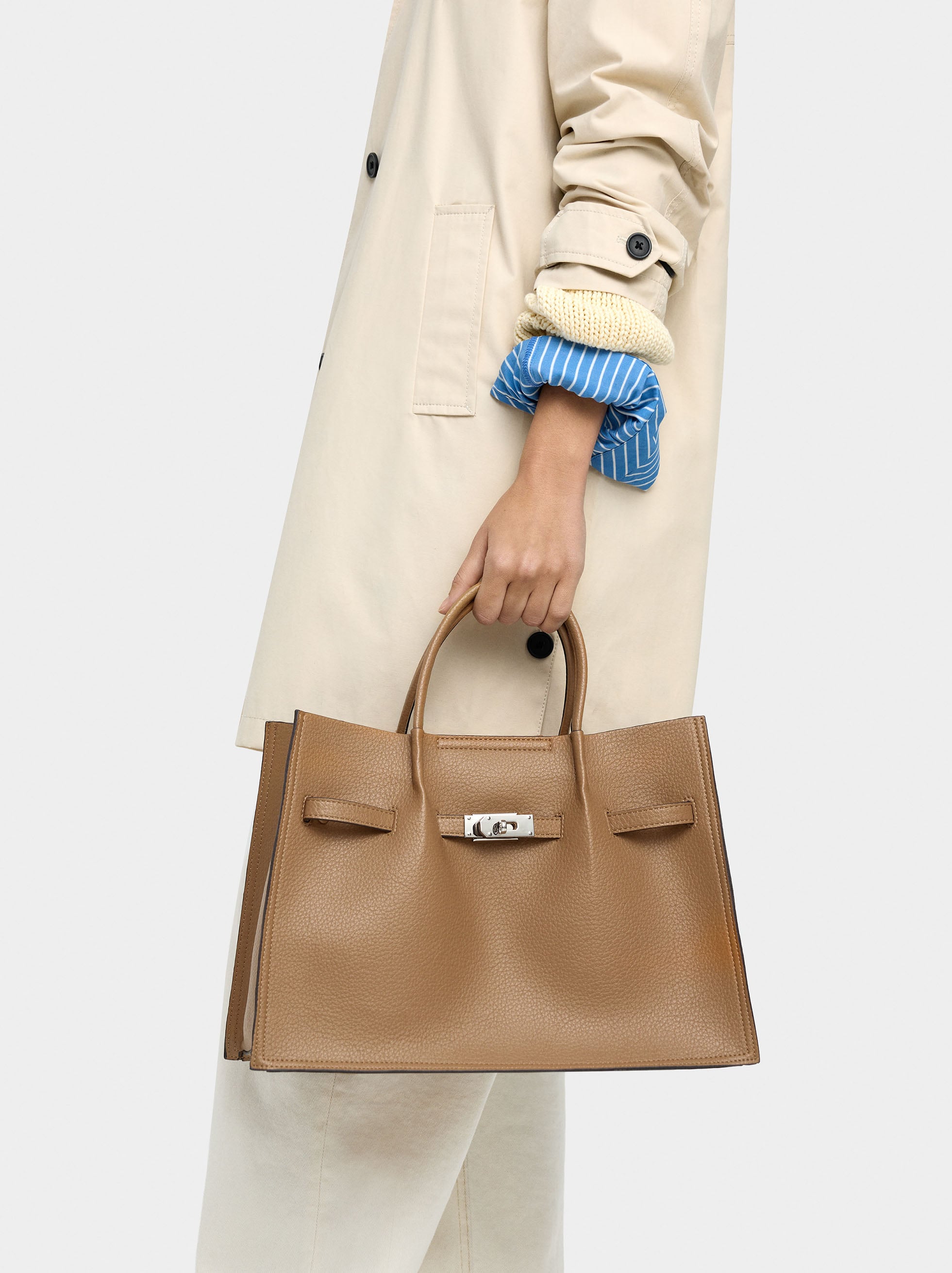Bolso Tote Con Textura Y Cinturón