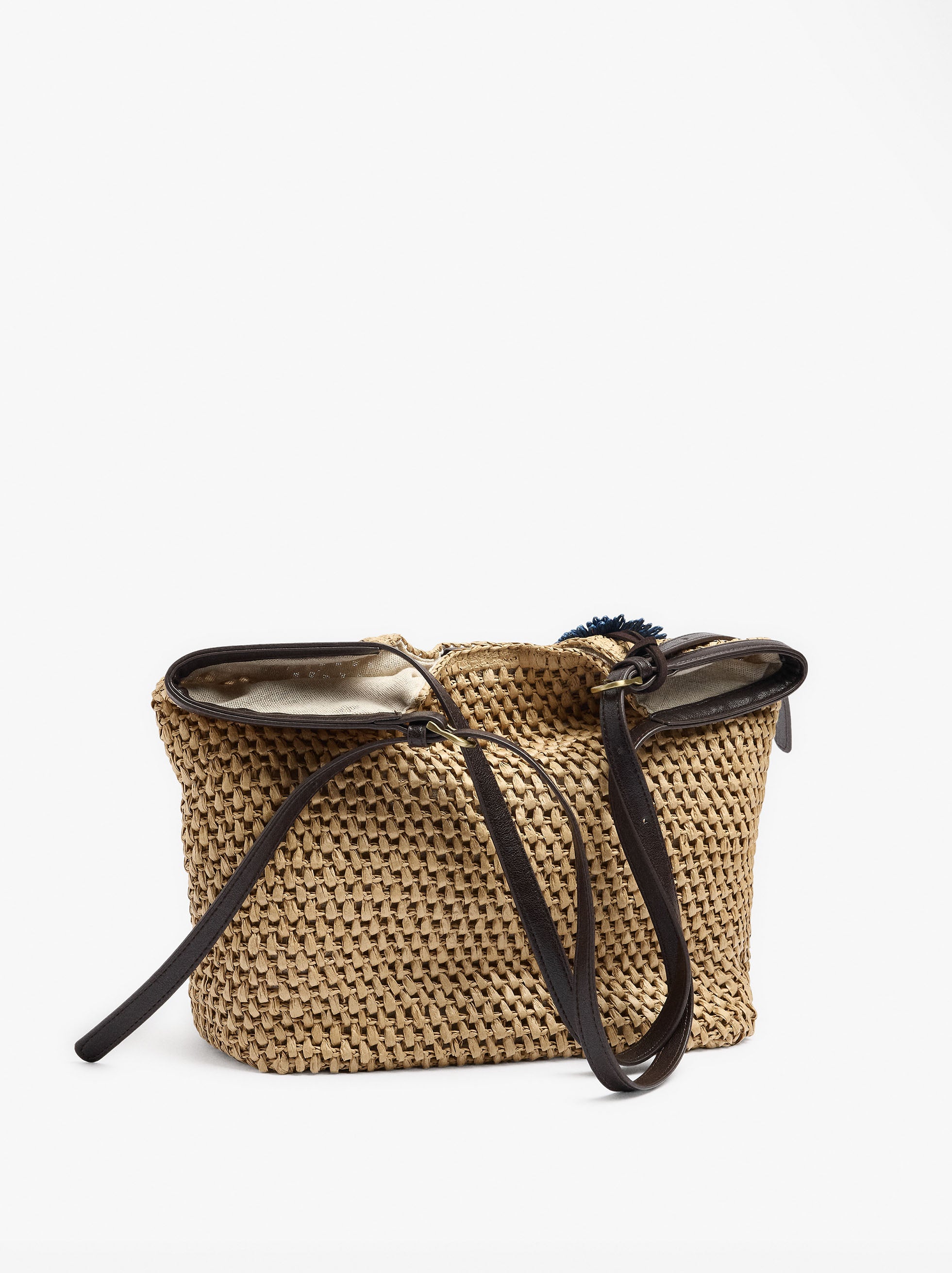 Bolso Shopper Efecto Rafia Con Colgante
