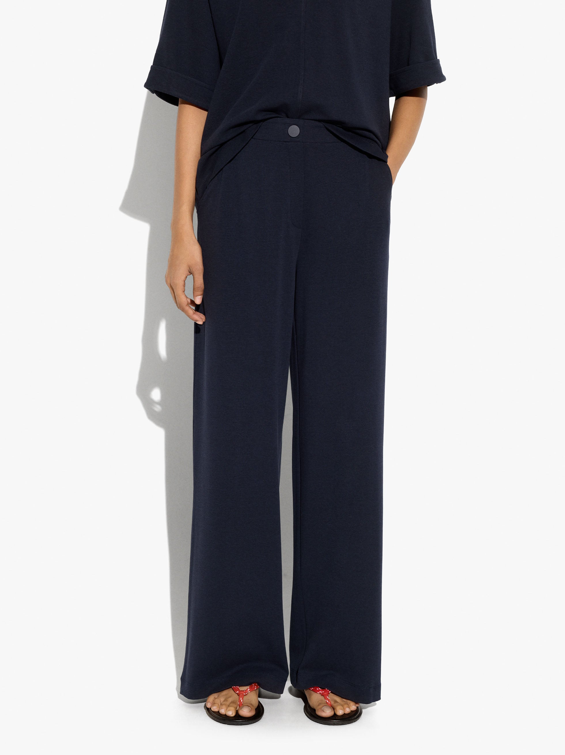 Pantalón Con Bolsillos Y Cintura Elástica