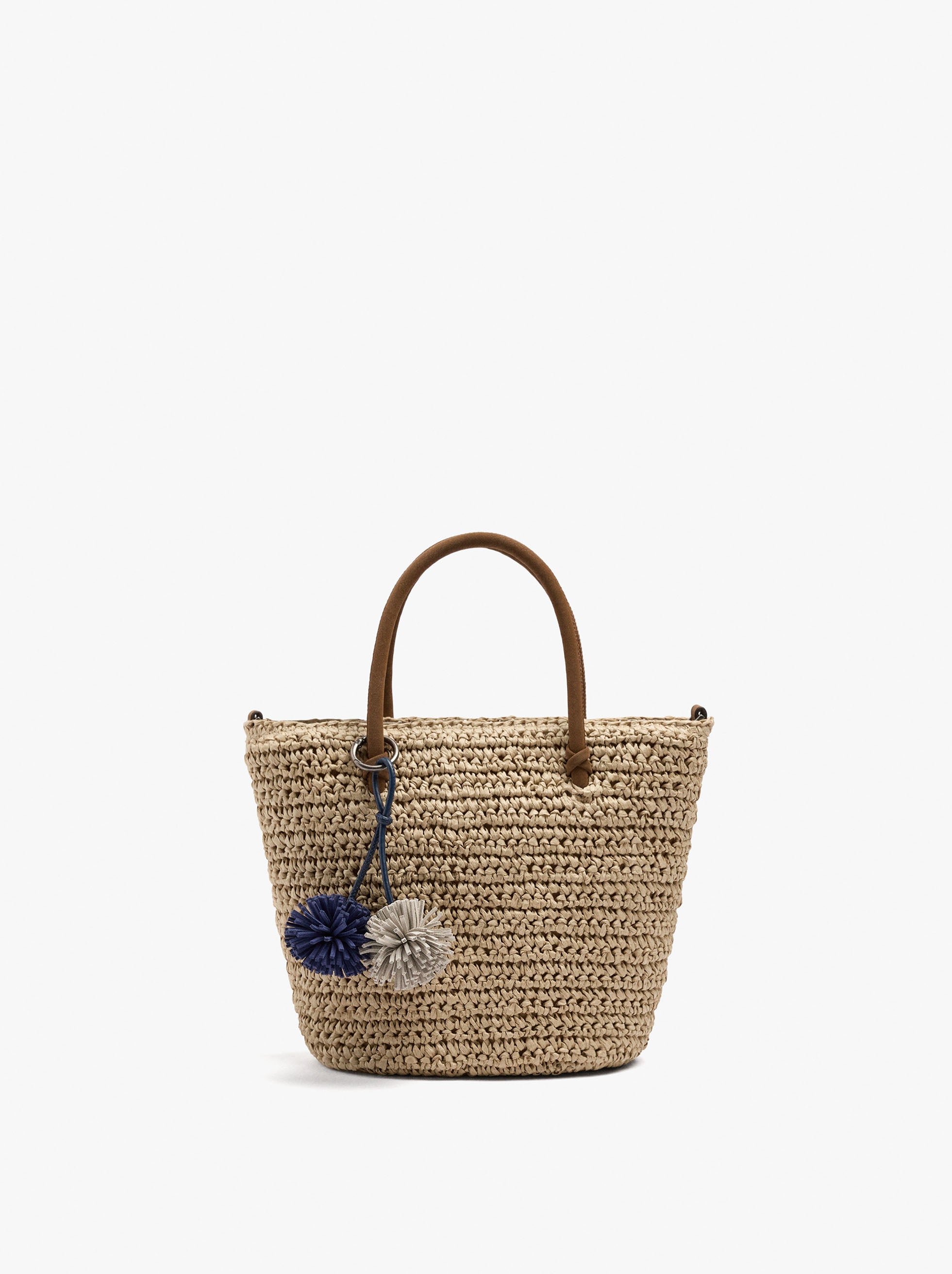 Bolso Tote Efecto Rafia Con Colgante