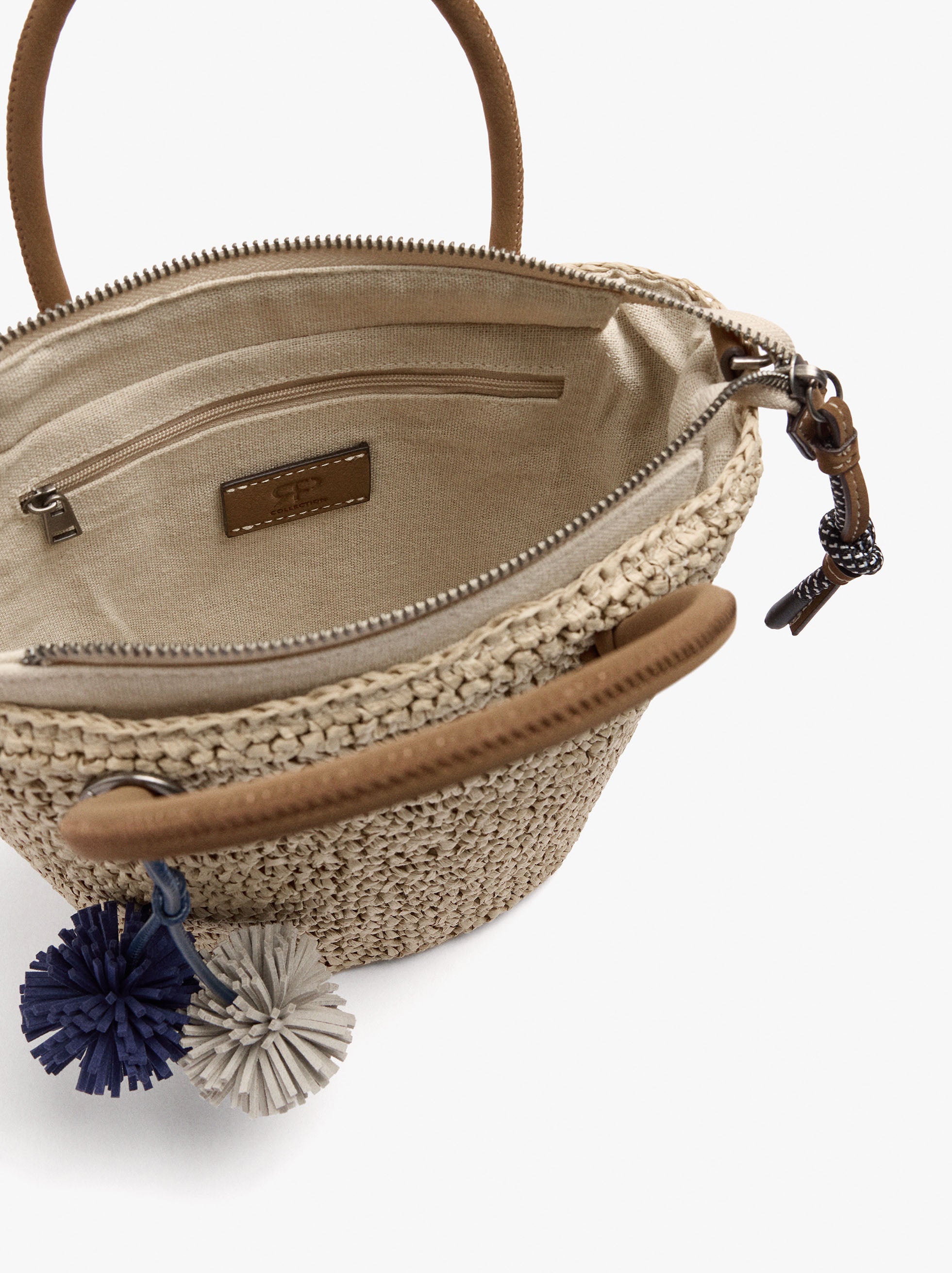 Bolso Tote Efecto Rafia Con Colgante