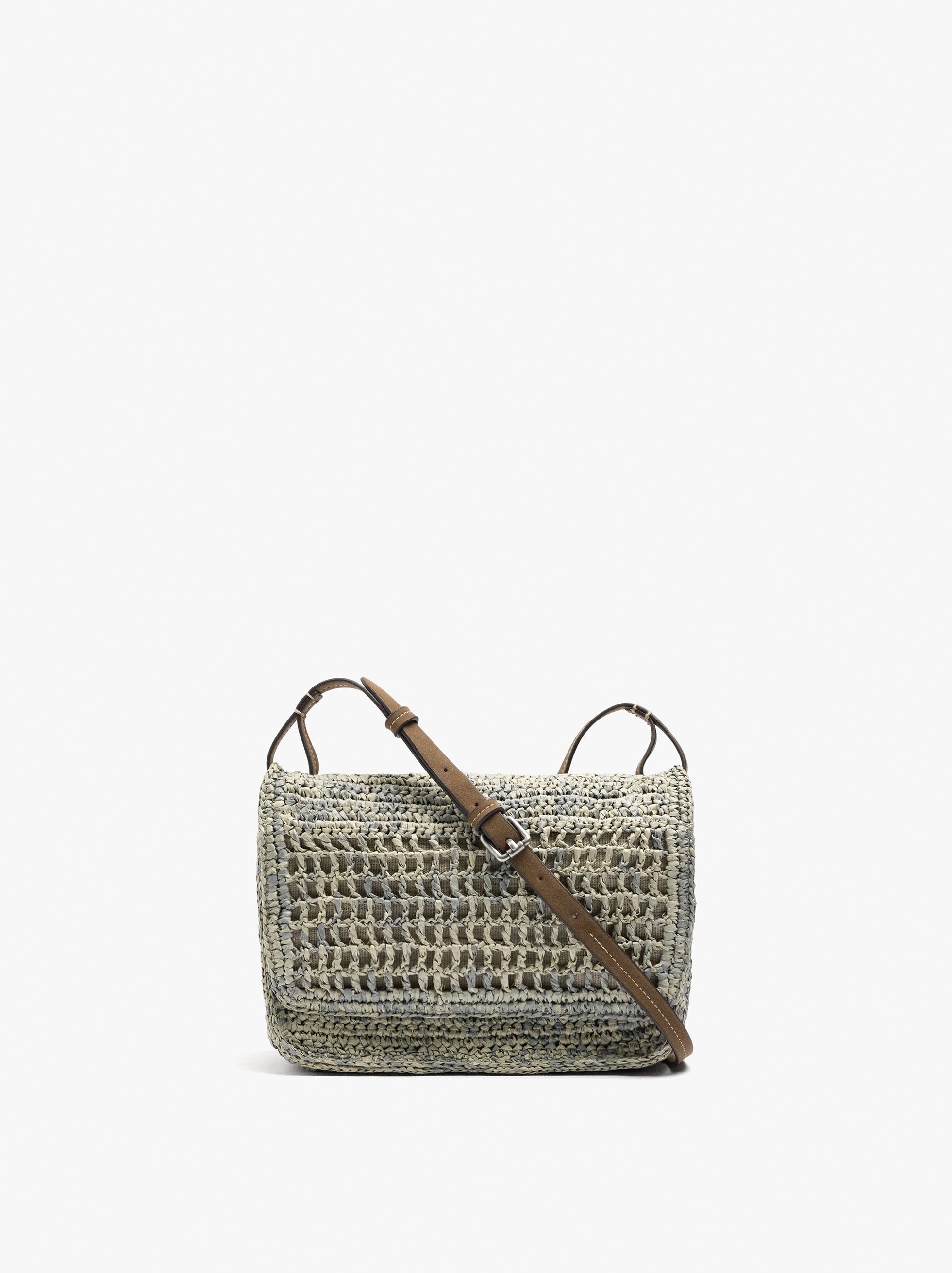 Bolso Bandolera Efecto Rafia Con Solapa