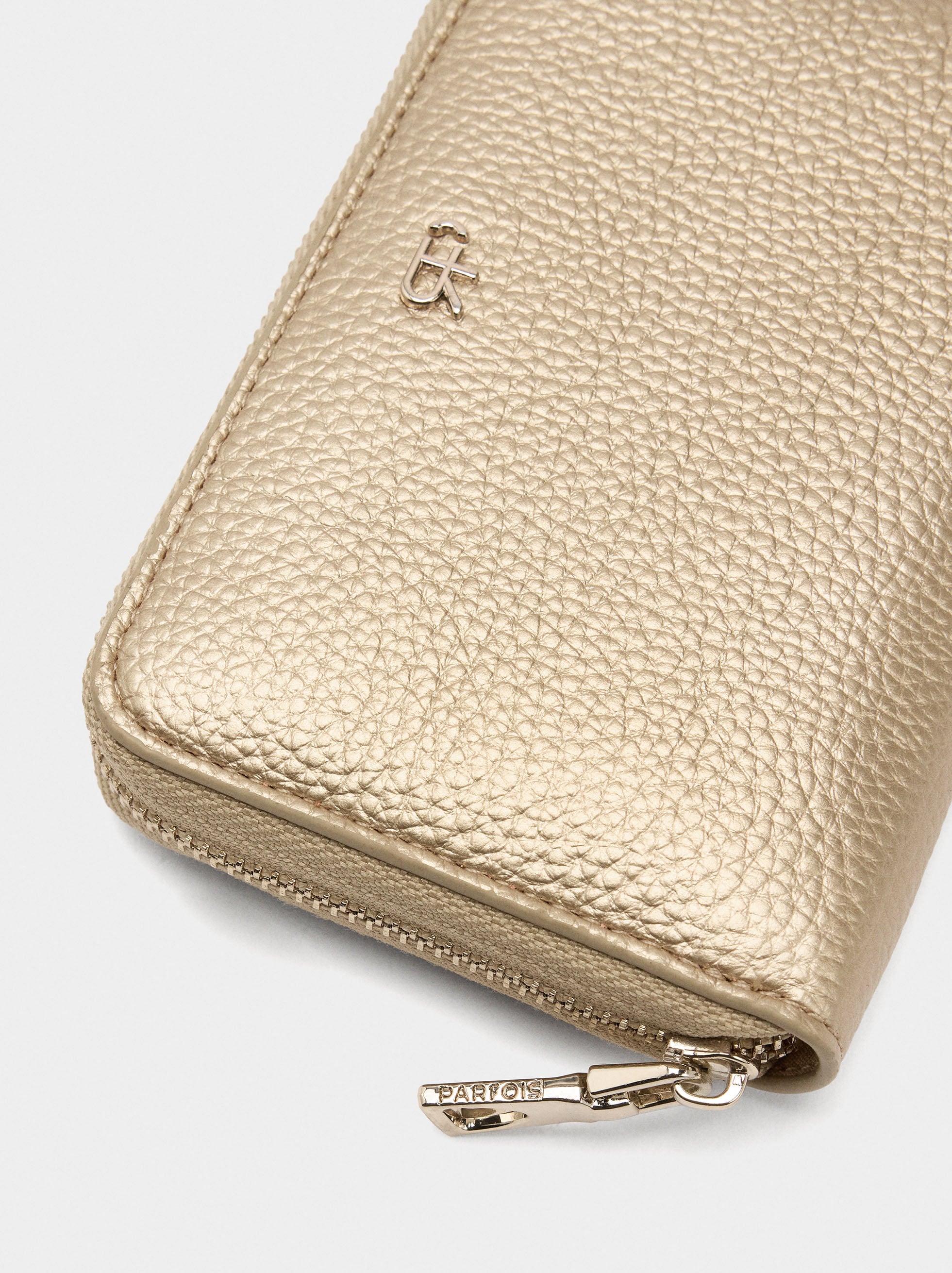 Cartera Con Textura Y Cierre De Cremallera