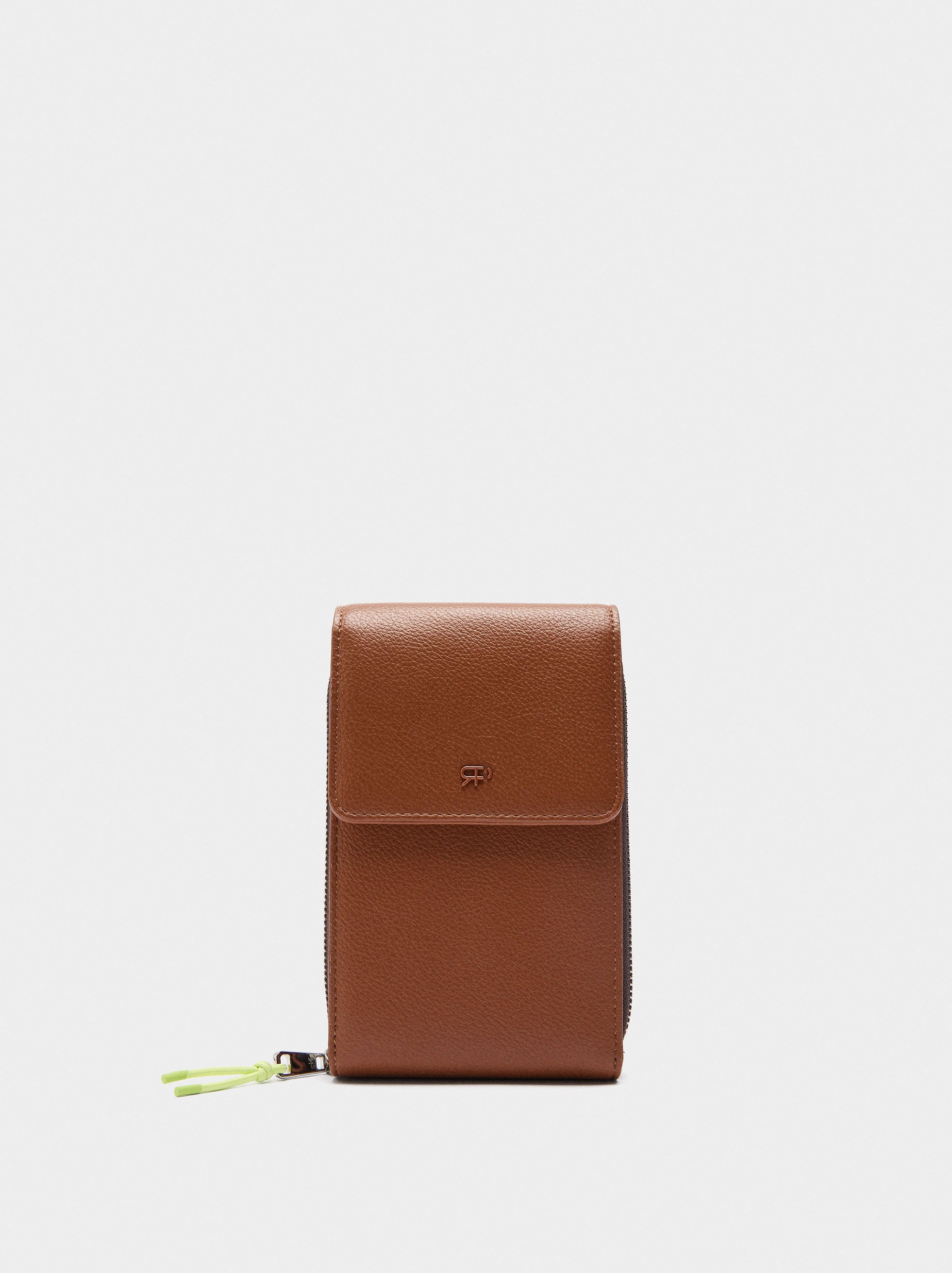 Bolsa Para Móvil Con Textura Y Solapa