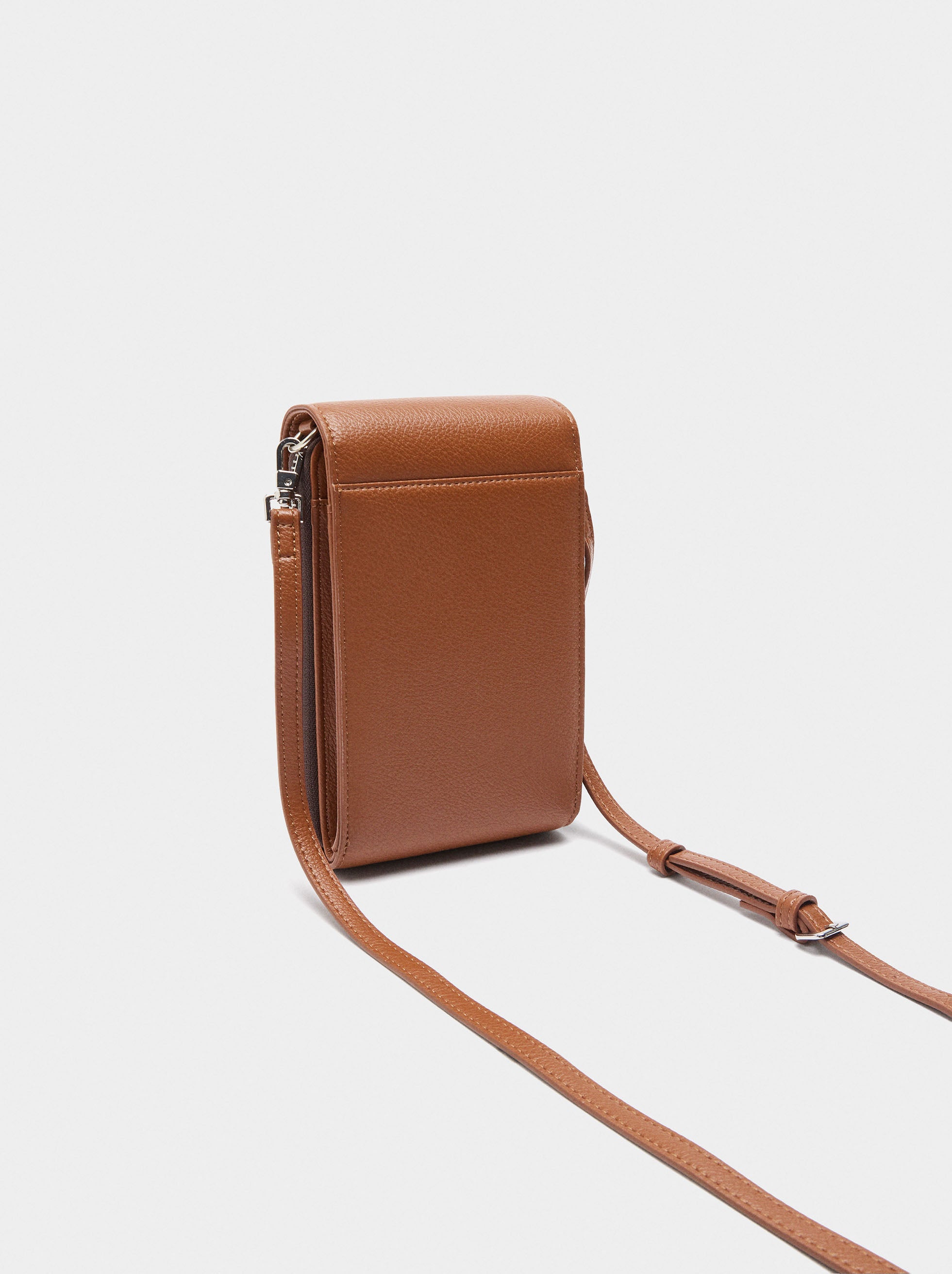 Bolsa Para Móvil Con Textura Y Solapa