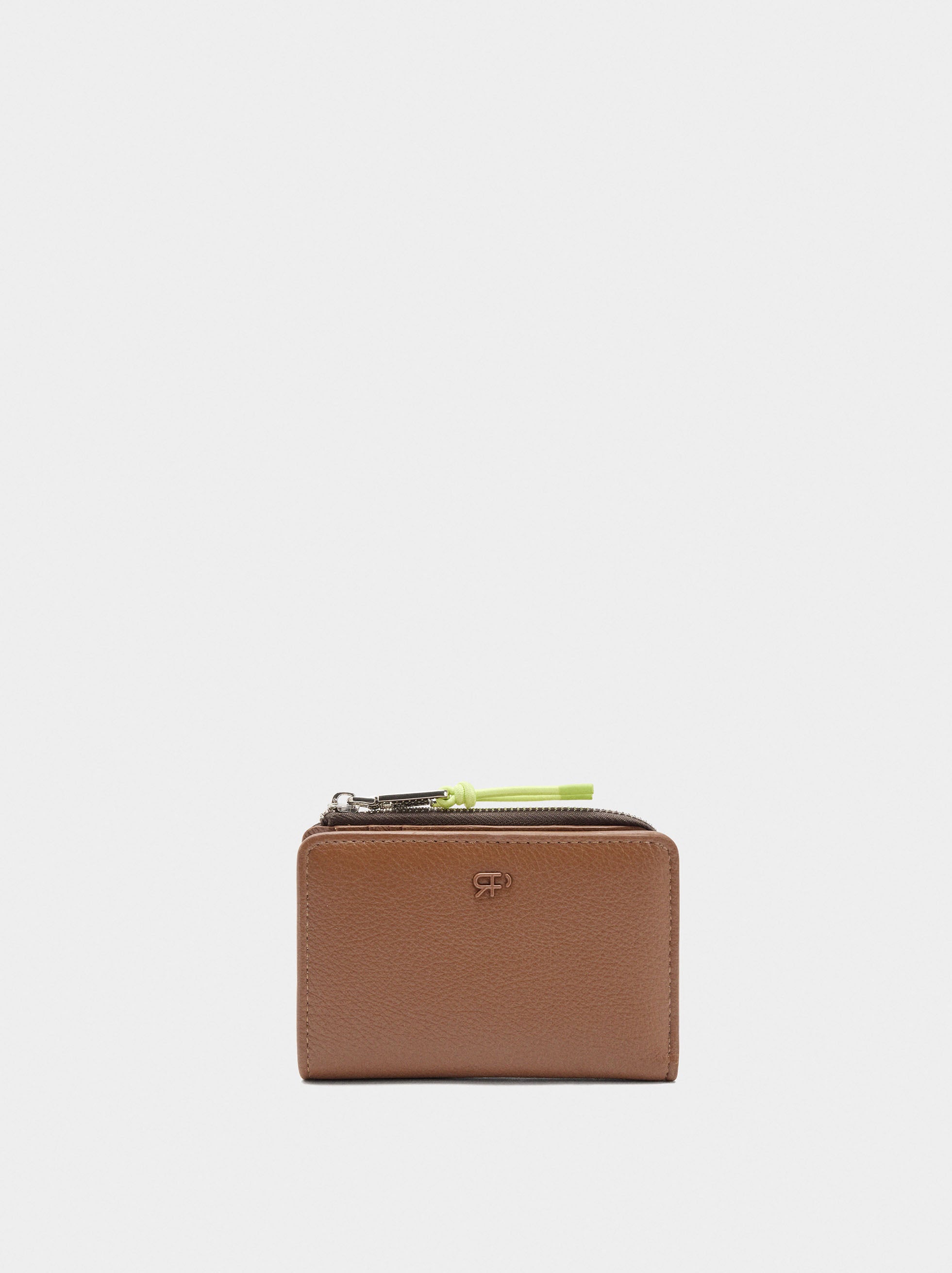 Cartera Básica Con Textura