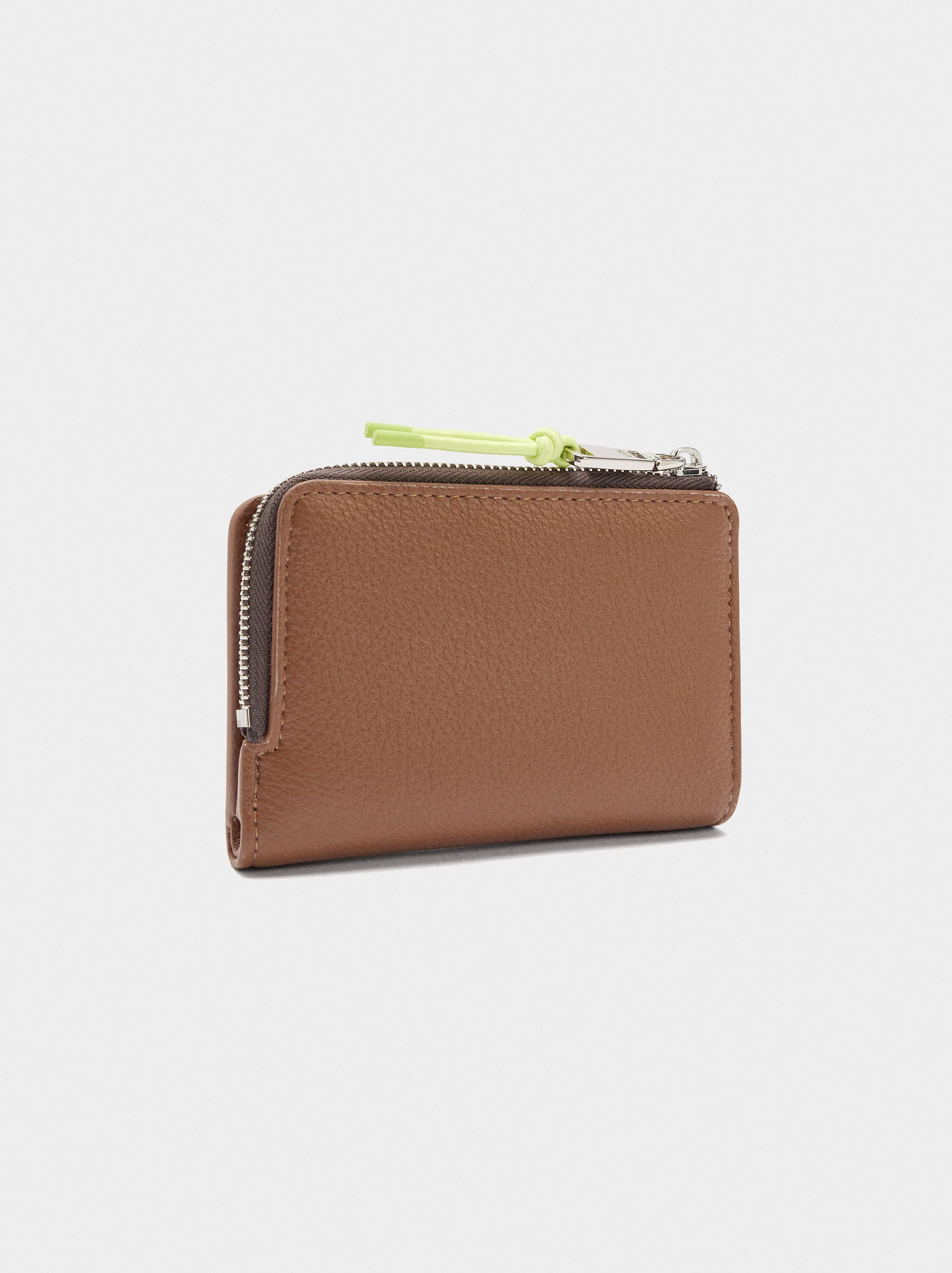 Cartera Básica Con Textura