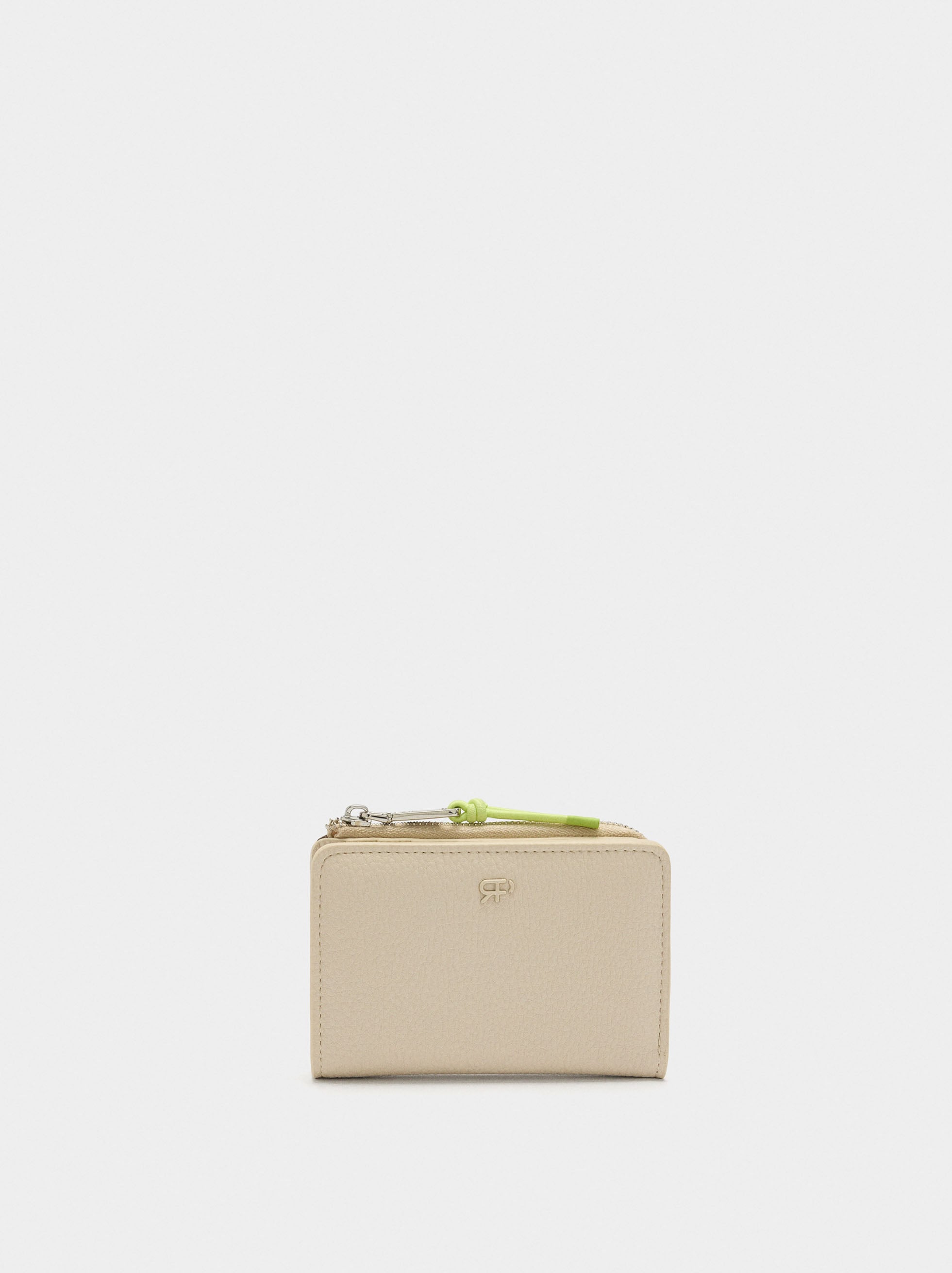 Cartera Básica Con Textura
