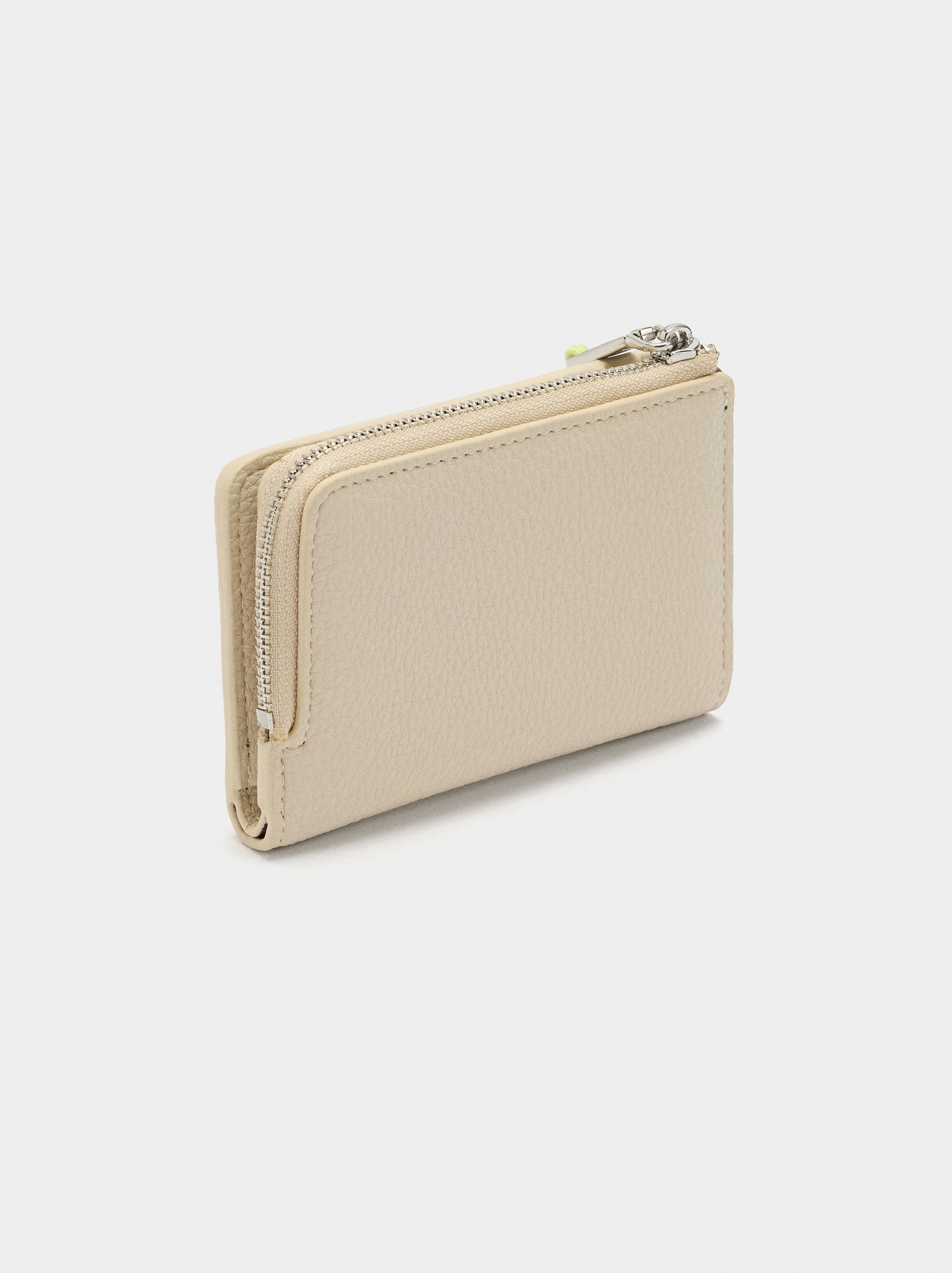 Cartera Básica Con Textura