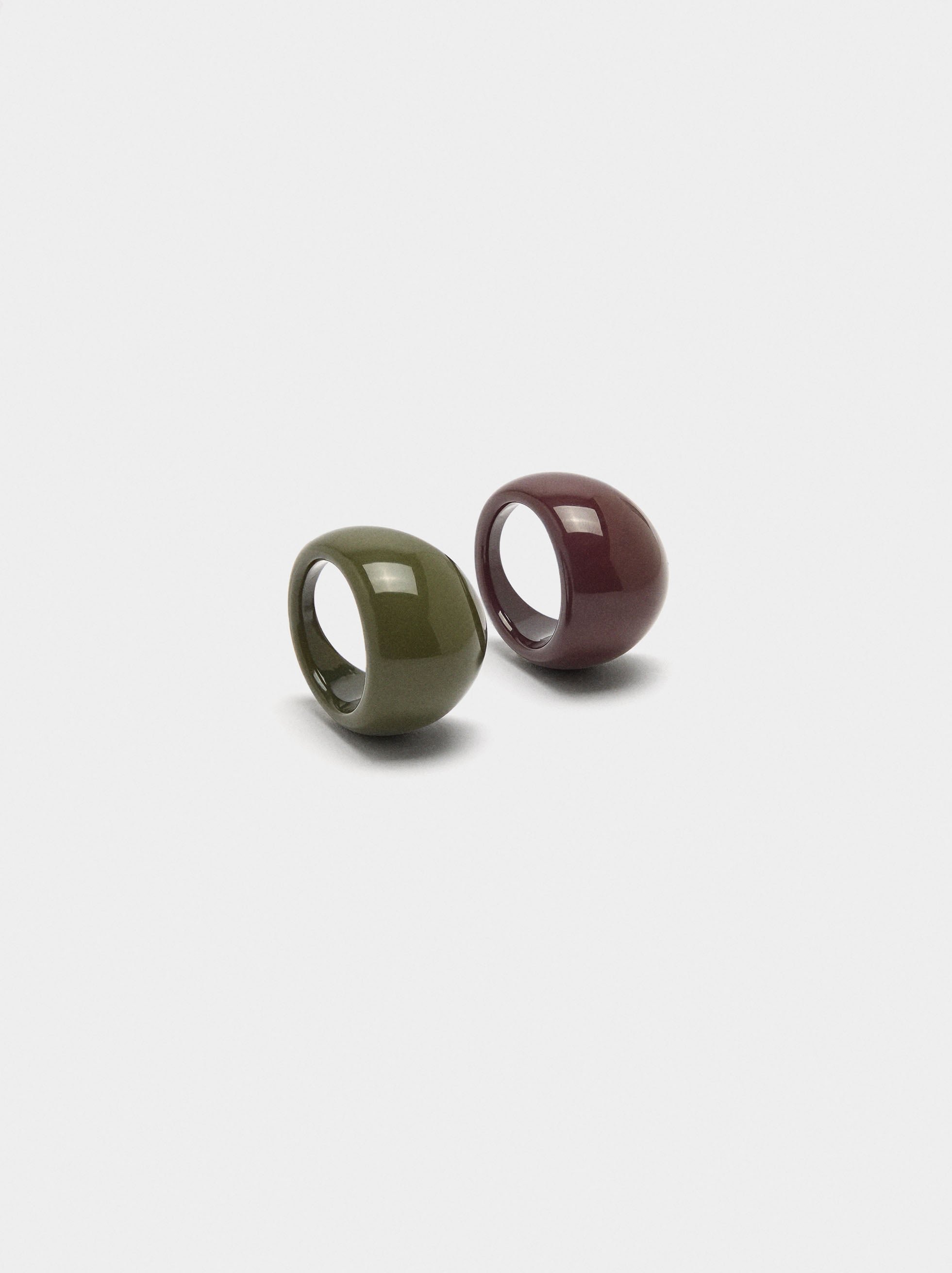 Set De Anillos Redondeados En Resina