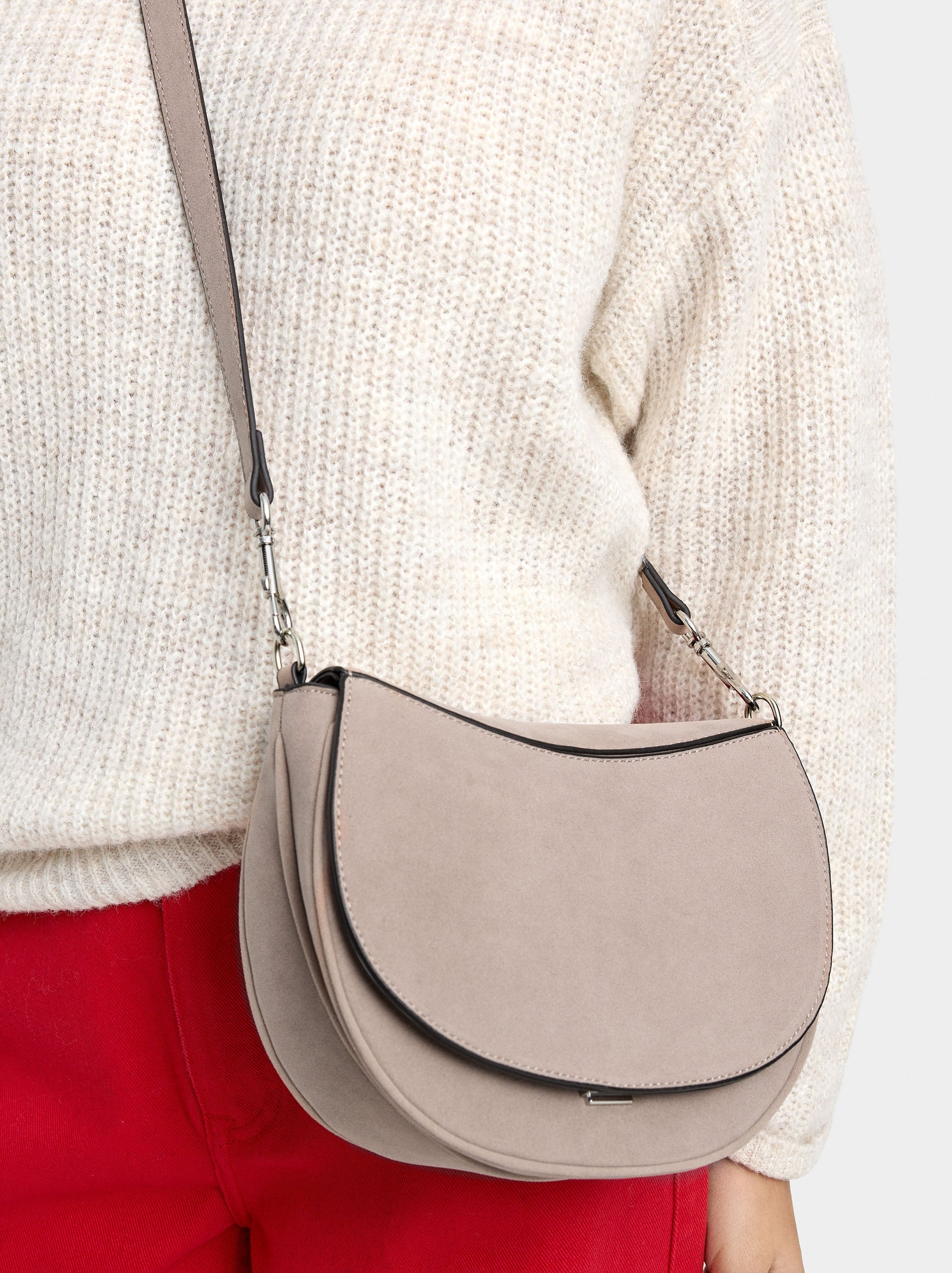 Bolso Bandolera Efecto Piel Con Solapa