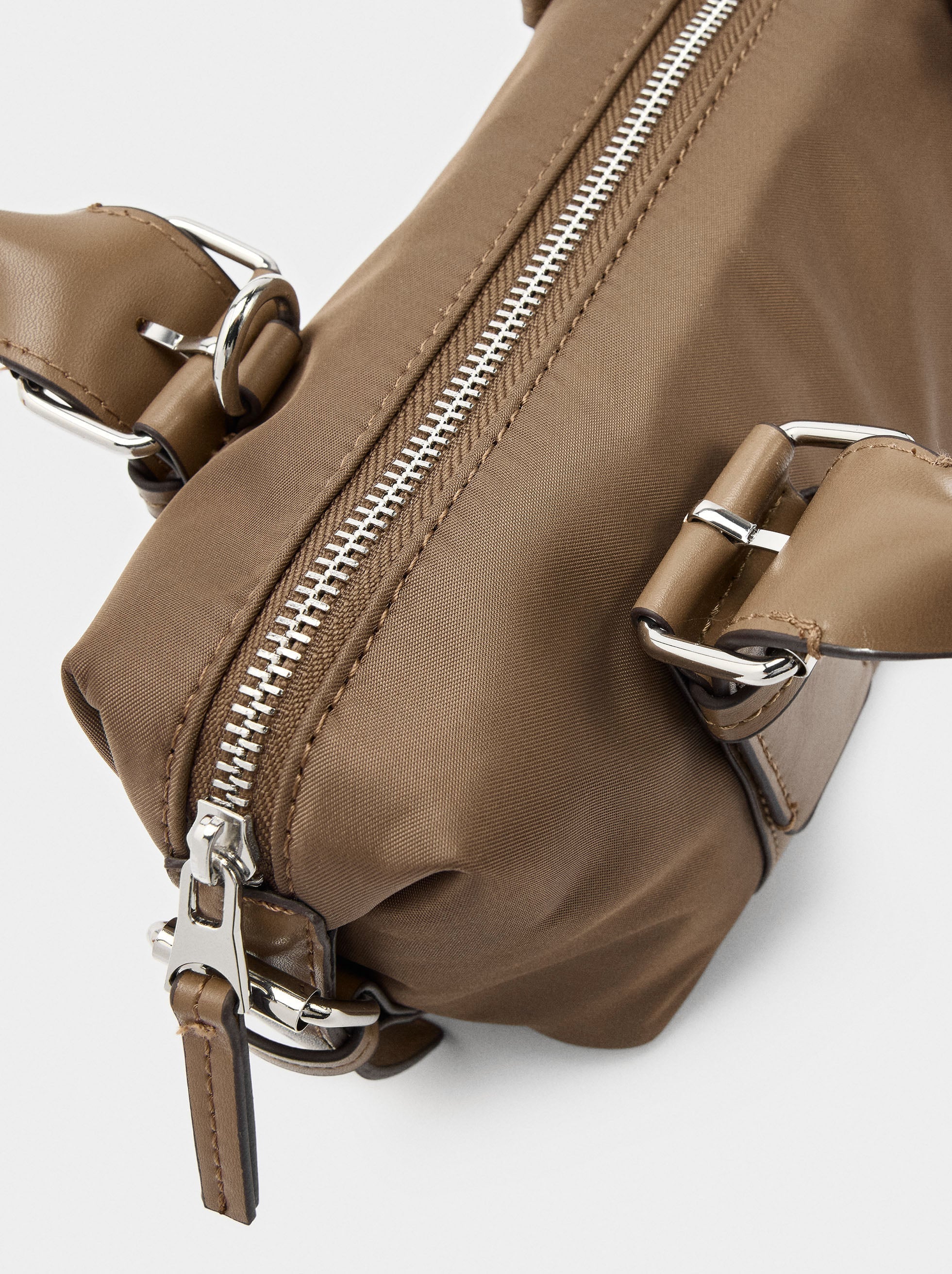 Bolso De Hombro Con Hebillas