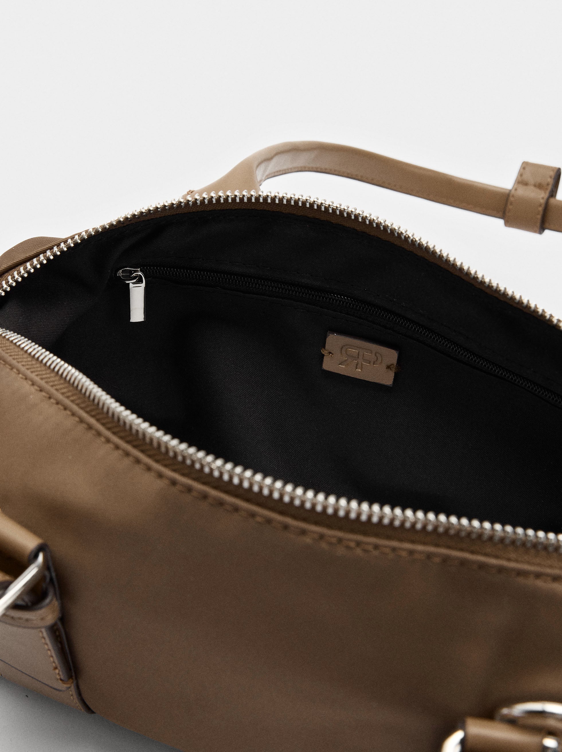 Bolso De Hombro Con Hebillas