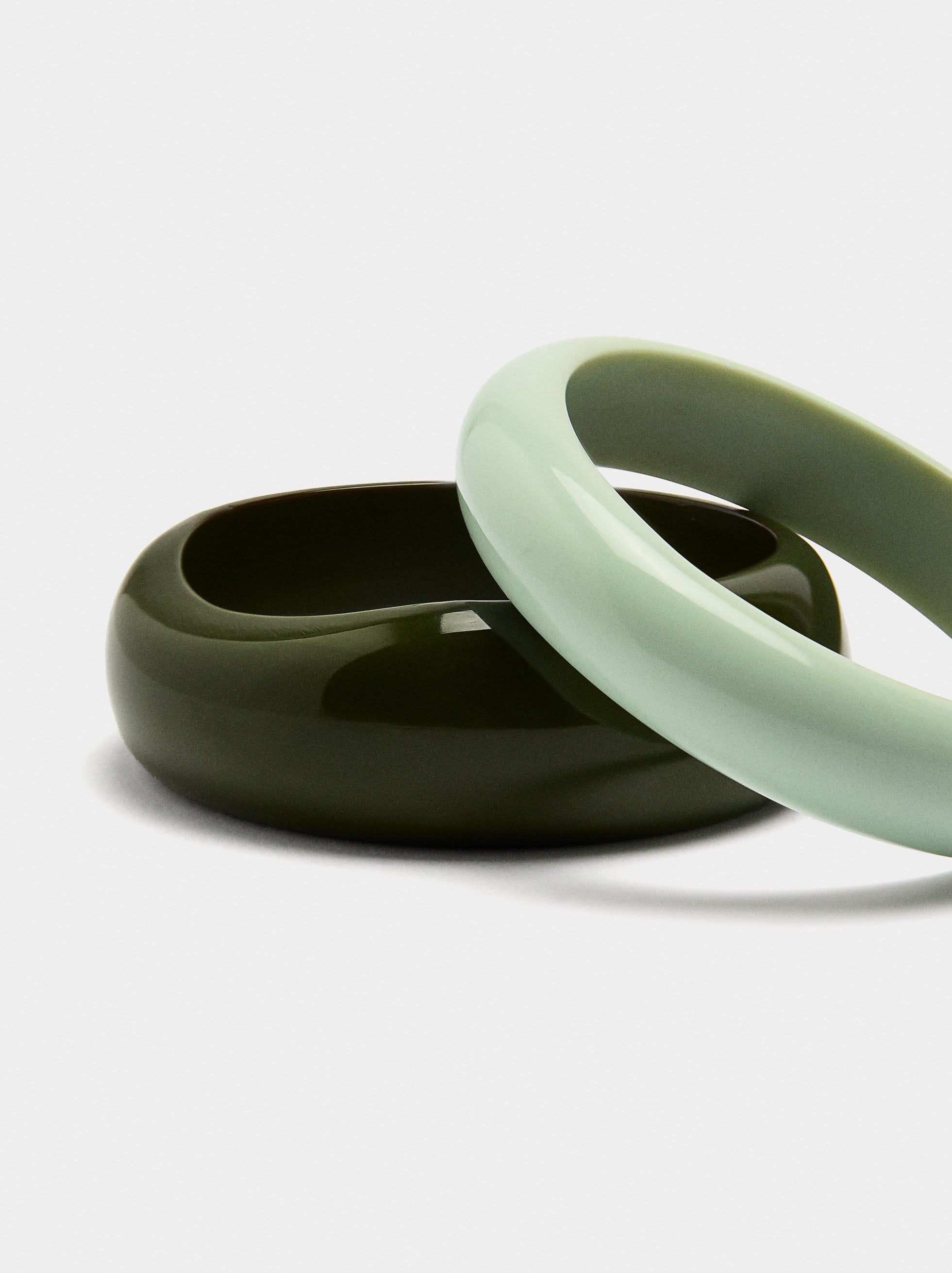 Set De Pulseras Con Resina