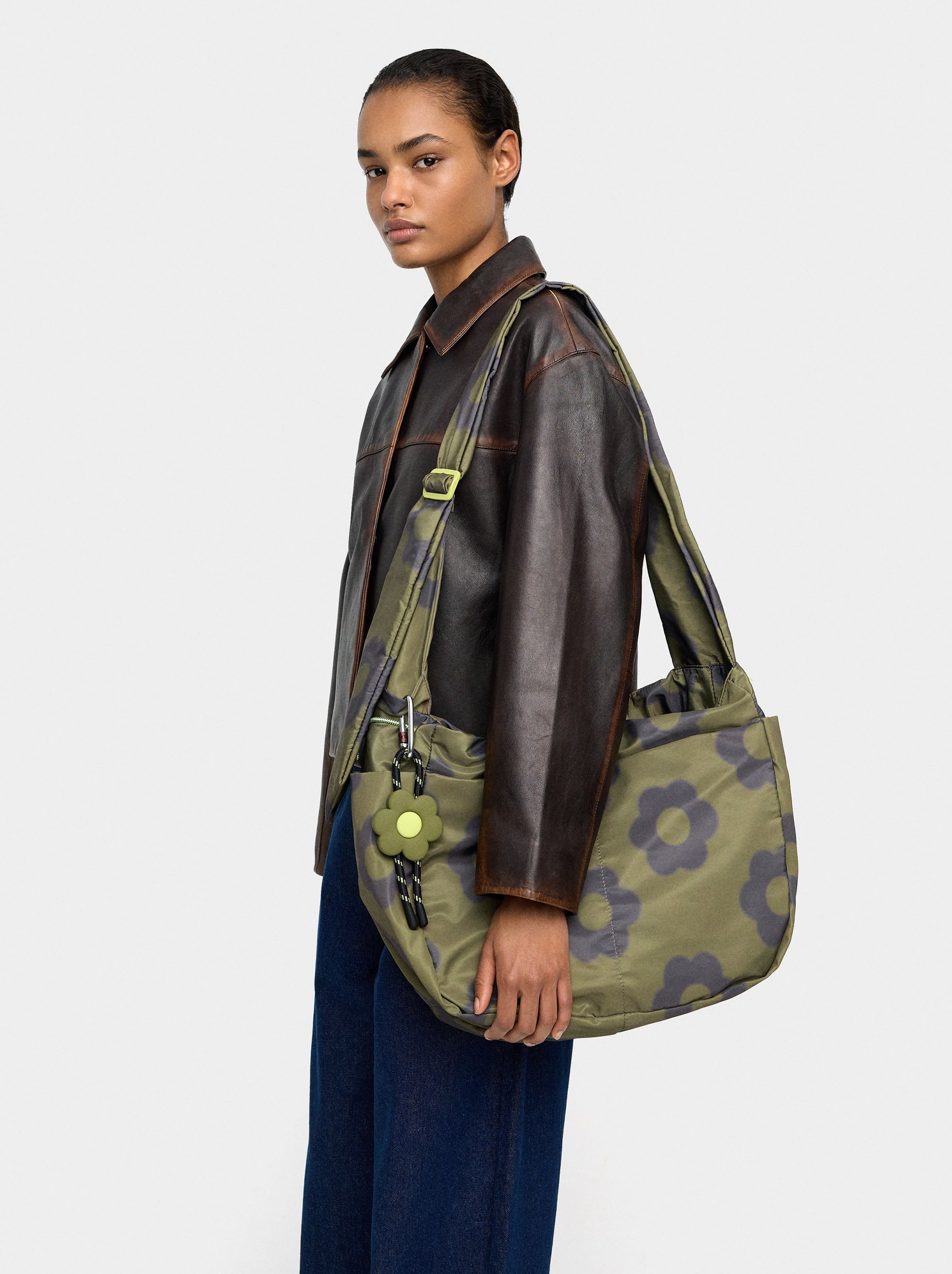 Bolso De Hombro De Nylon Estampado Floral L