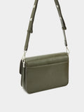 Bolso Bandolera Con Solapa Y Textura