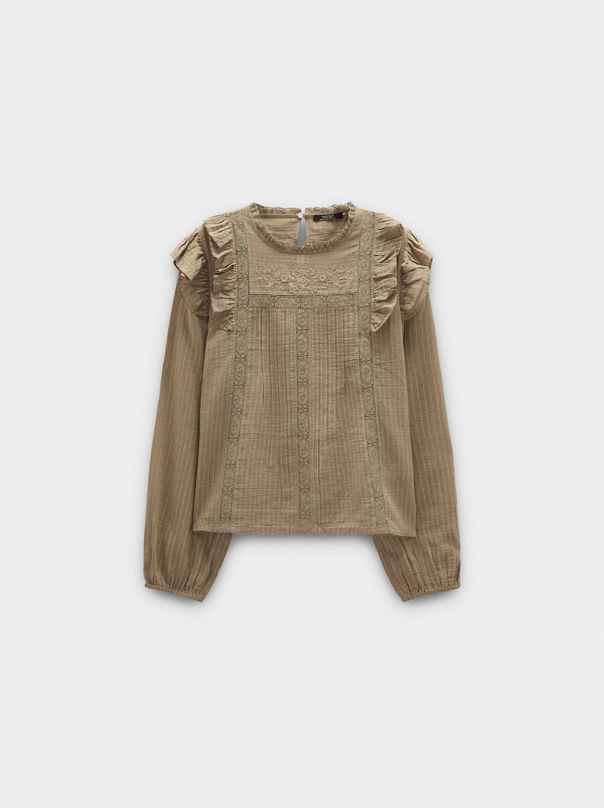 Blusa Con Bordados Y Volantes