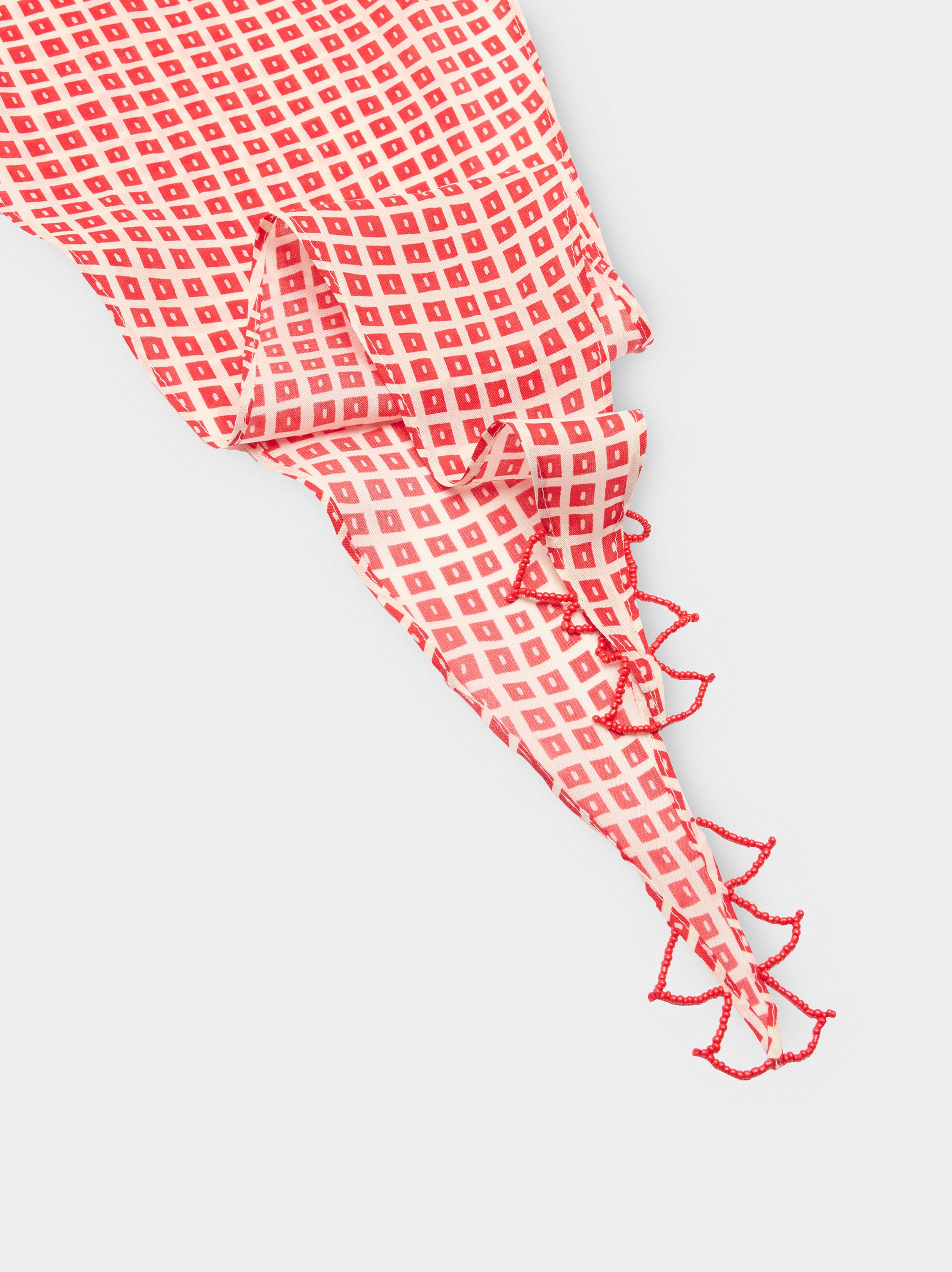Pañuelo Triangular Estampado Con Abalorios