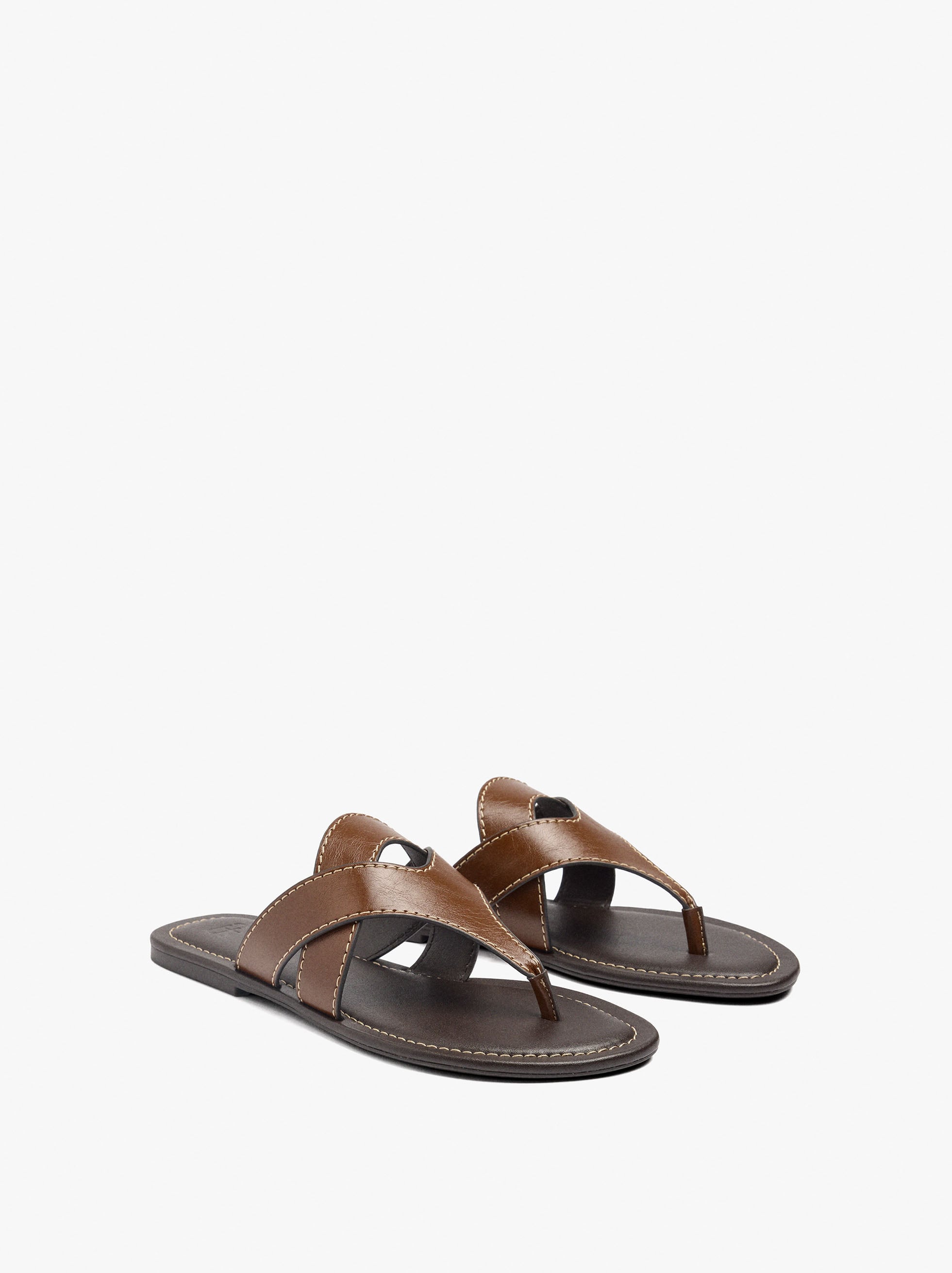 Sandalias Planas Con Tiras Cruzadas