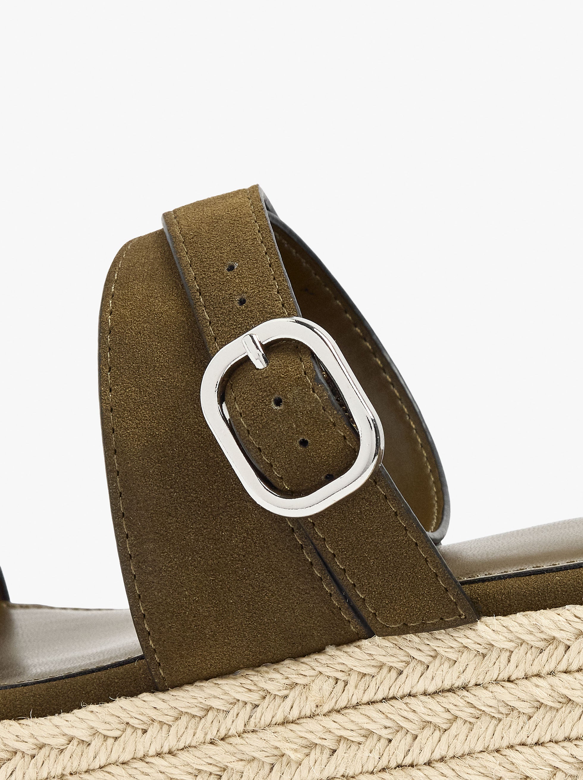 Sandalias De Plataforma Con Hebilla