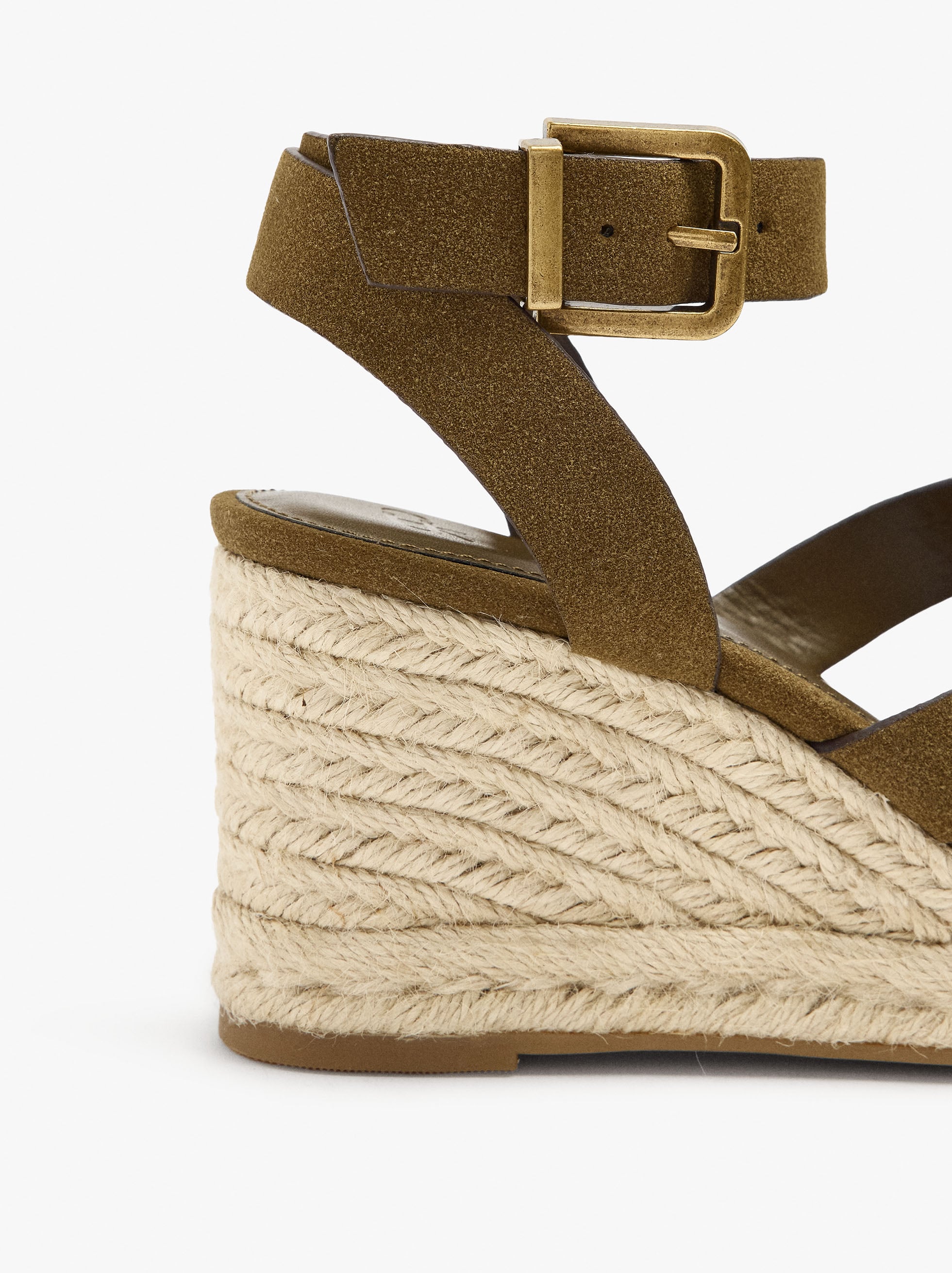 Sandalias De Cuña Con Detalle Metálico